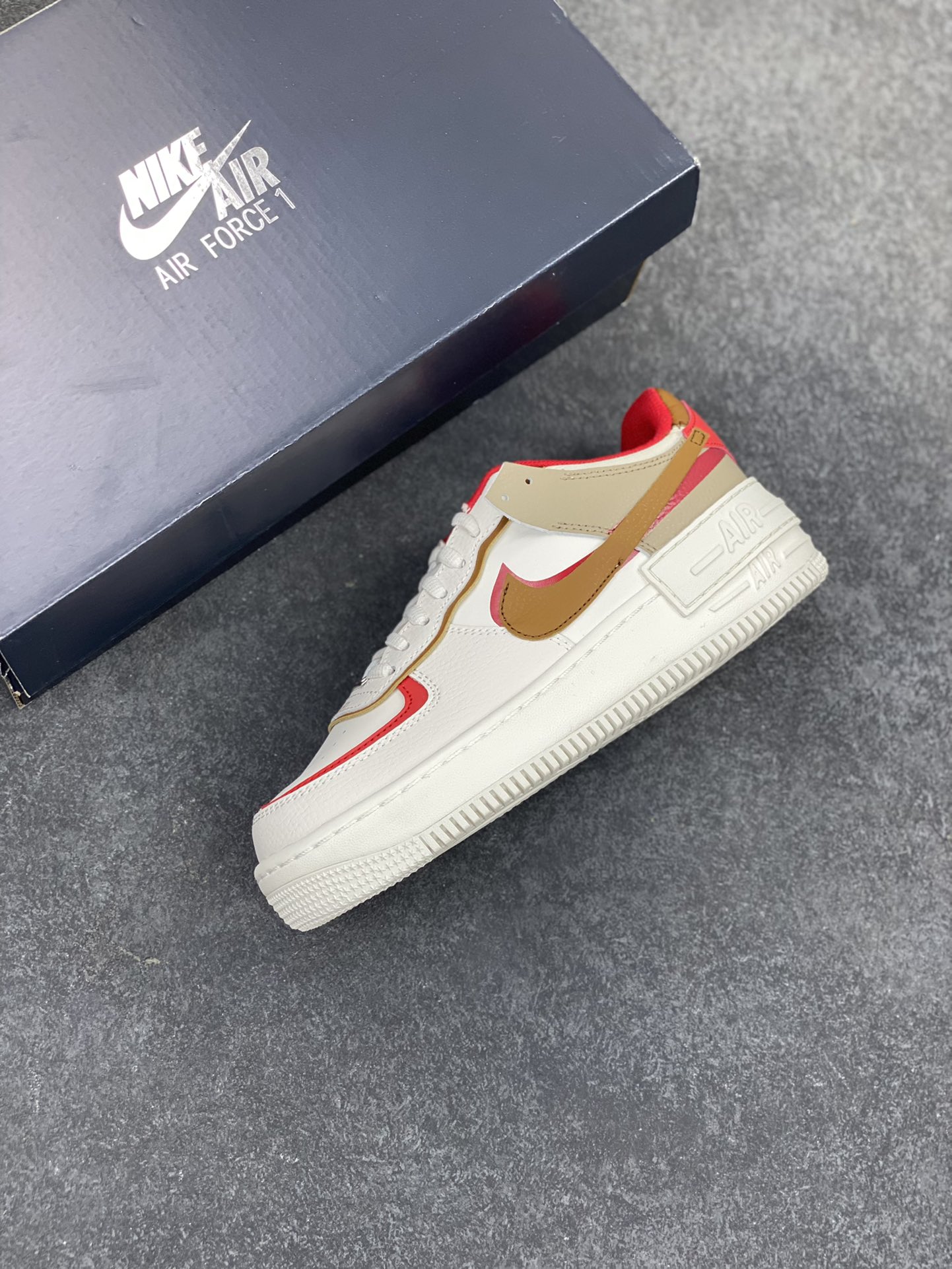 图片[7]-NK Air Force 1 Shadow 轻量增高低帮百搭板鞋\”拼接马卡龙\” 全新少女系解构主义设计双层轻量EVA发泡中底+防滑RB橡胶外圈底鞋底 原楦头原纸板 打造纯正空军版型 专注外贸渠道 全掌内置蜂窝气垫 原盒配件 原厂中底钢印、拉帮完美 货号：HQ3400-030 尺码：35.5 36 36.5 37.5 38 38.5 39 40-选品中心