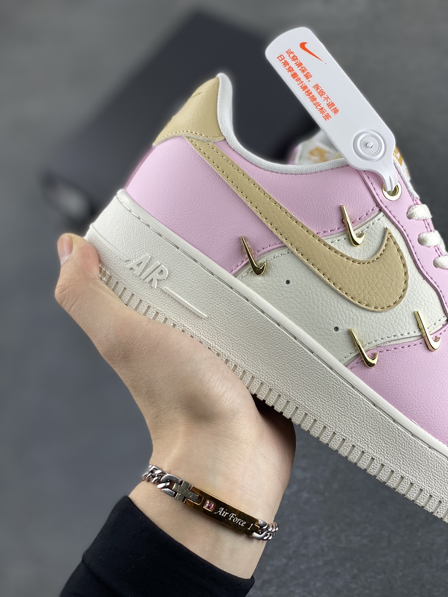 图片[6]-Air Force 1\’ 07 粉金 原楦头原纸板 打造纯正空军版型 专注外贸渠道 全掌内置蜂窝气垫 #原盒配件 原厂中底钢印、拉帮完美 货号：IB2574-600 尺码：35.5 36 36.5 37.5 38 38.5 39 40 40.5 41 42-选品中心