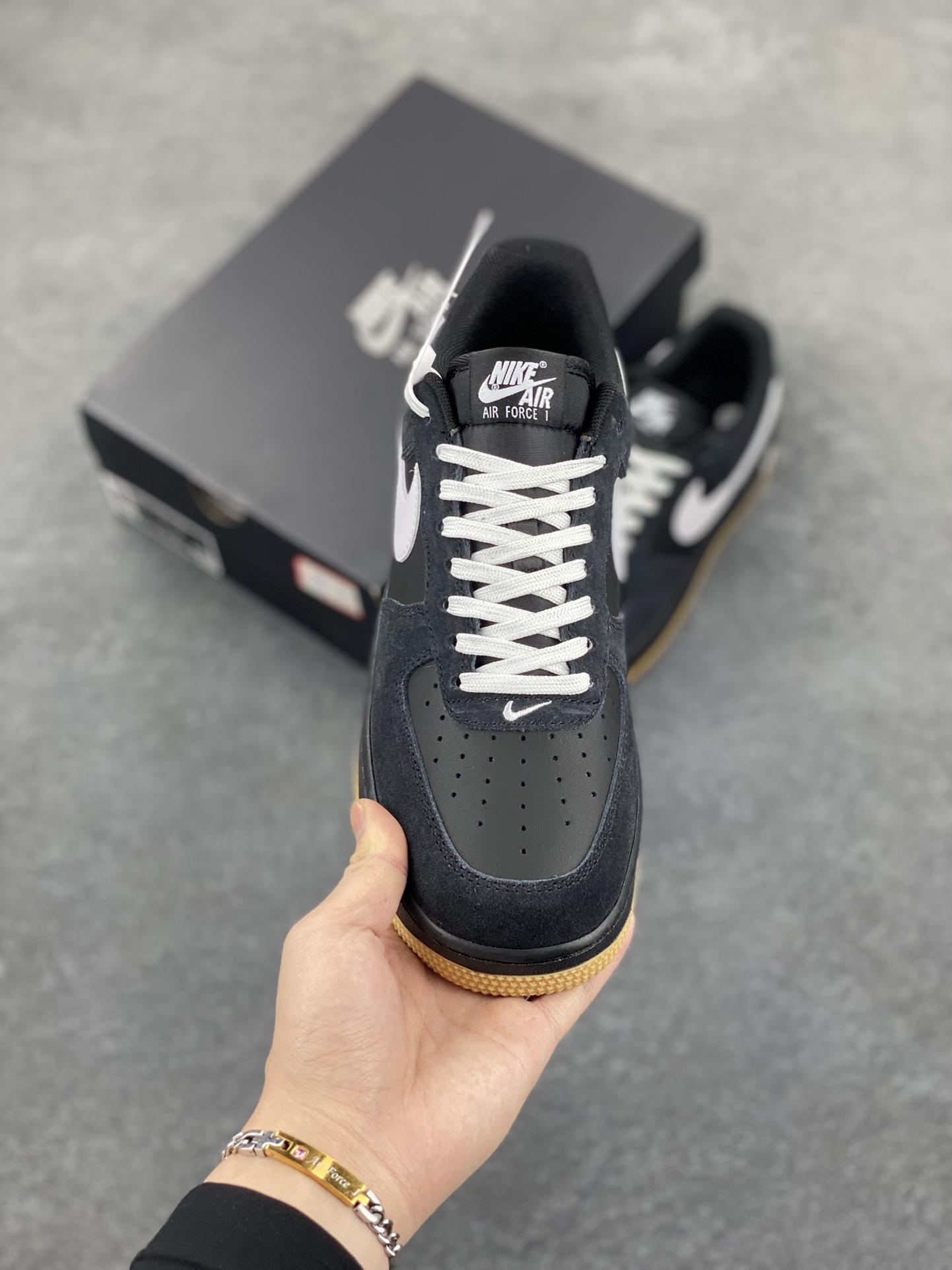 图片[2]-Nike Air Force 1 Low 黑白生胶底 空军一号低帮运动休闲板鞋 原楦头原纸板 打造纯正空军版型#专注外贸渠道 全掌内置蜂窝气垫 #原盒配件 原厂中底钢印、拉帮完美 货号：IB6388-001 尺码：39 40 40.5 41 42 42.5 43 44 44.5 45-选品中心