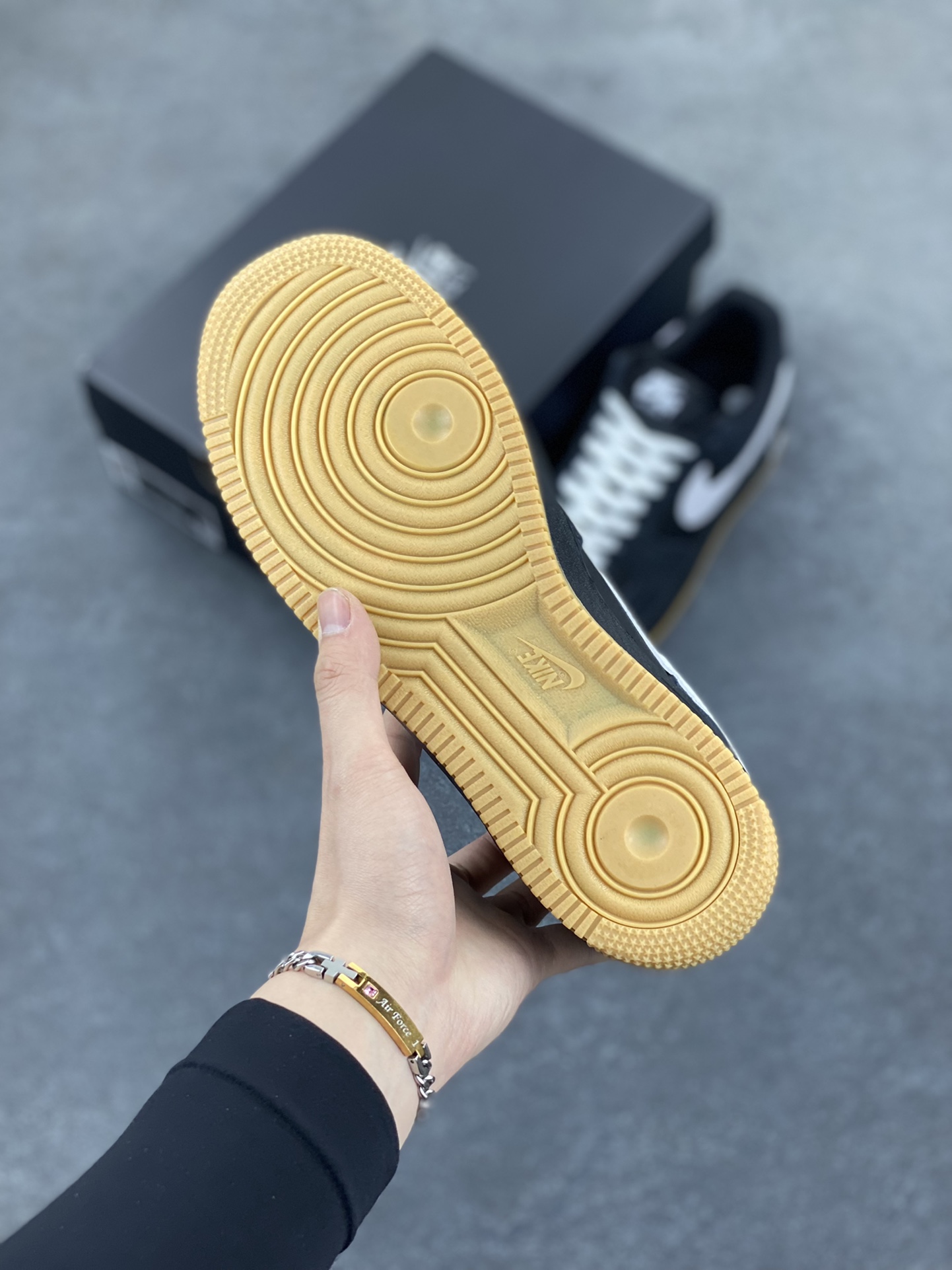 图片[5]-Nike Air Force 1 Low 黑白生胶底 空军一号低帮运动休闲板鞋 原楦头原纸板 打造纯正空军版型#专注外贸渠道 全掌内置蜂窝气垫 #原盒配件 原厂中底钢印、拉帮完美 货号：IB6388-001 尺码：39 40 40.5 41 42 42.5 43 44 44.5 45-选品中心