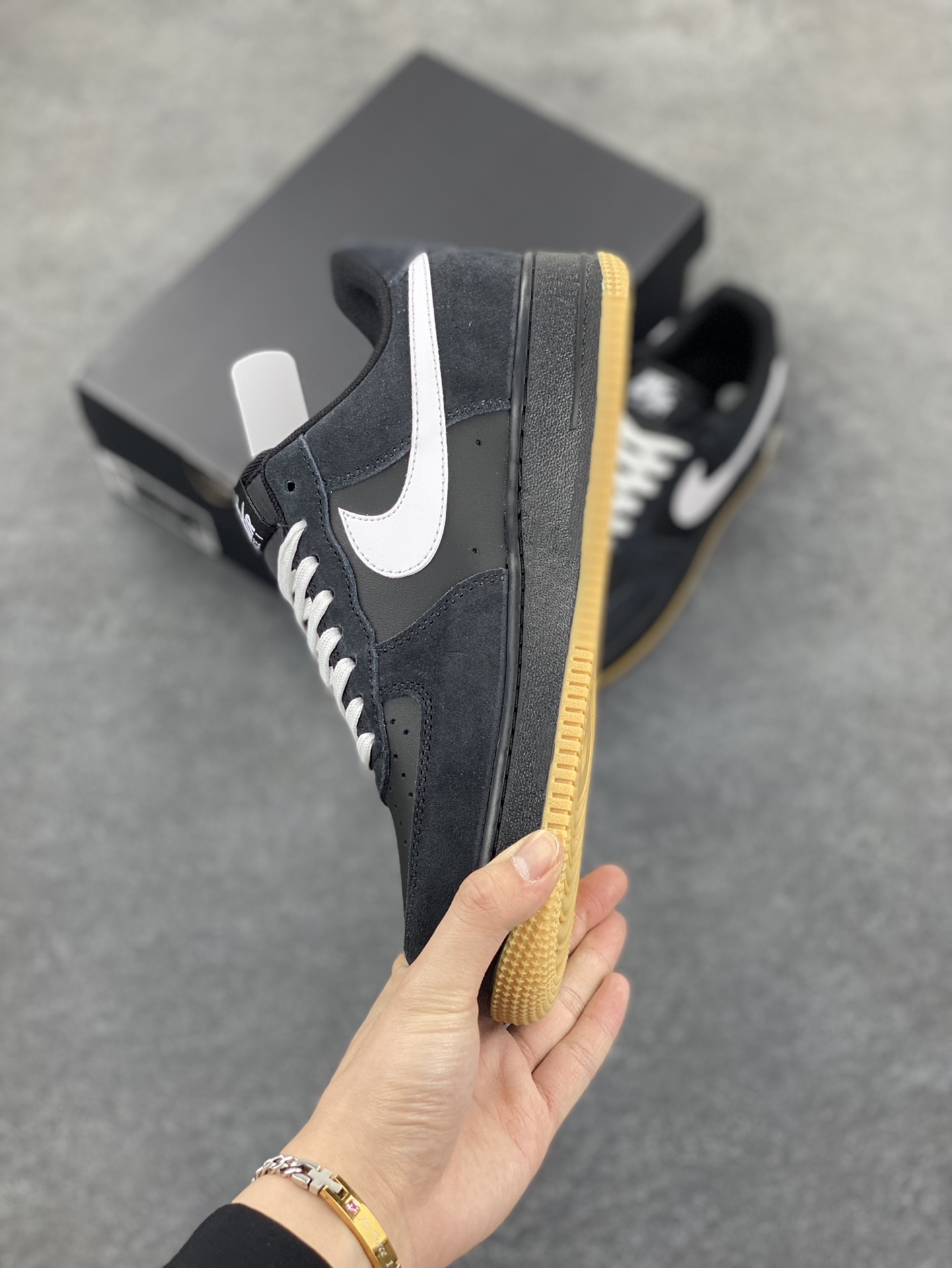 图片[3]-Nike Air Force 1 Low 黑白生胶底 空军一号低帮运动休闲板鞋 原楦头原纸板 打造纯正空军版型#专注外贸渠道 全掌内置蜂窝气垫 #原盒配件 原厂中底钢印、拉帮完美 货号：IB6388-001 尺码：39 40 40.5 41 42 42.5 43 44 44.5 45-选品中心