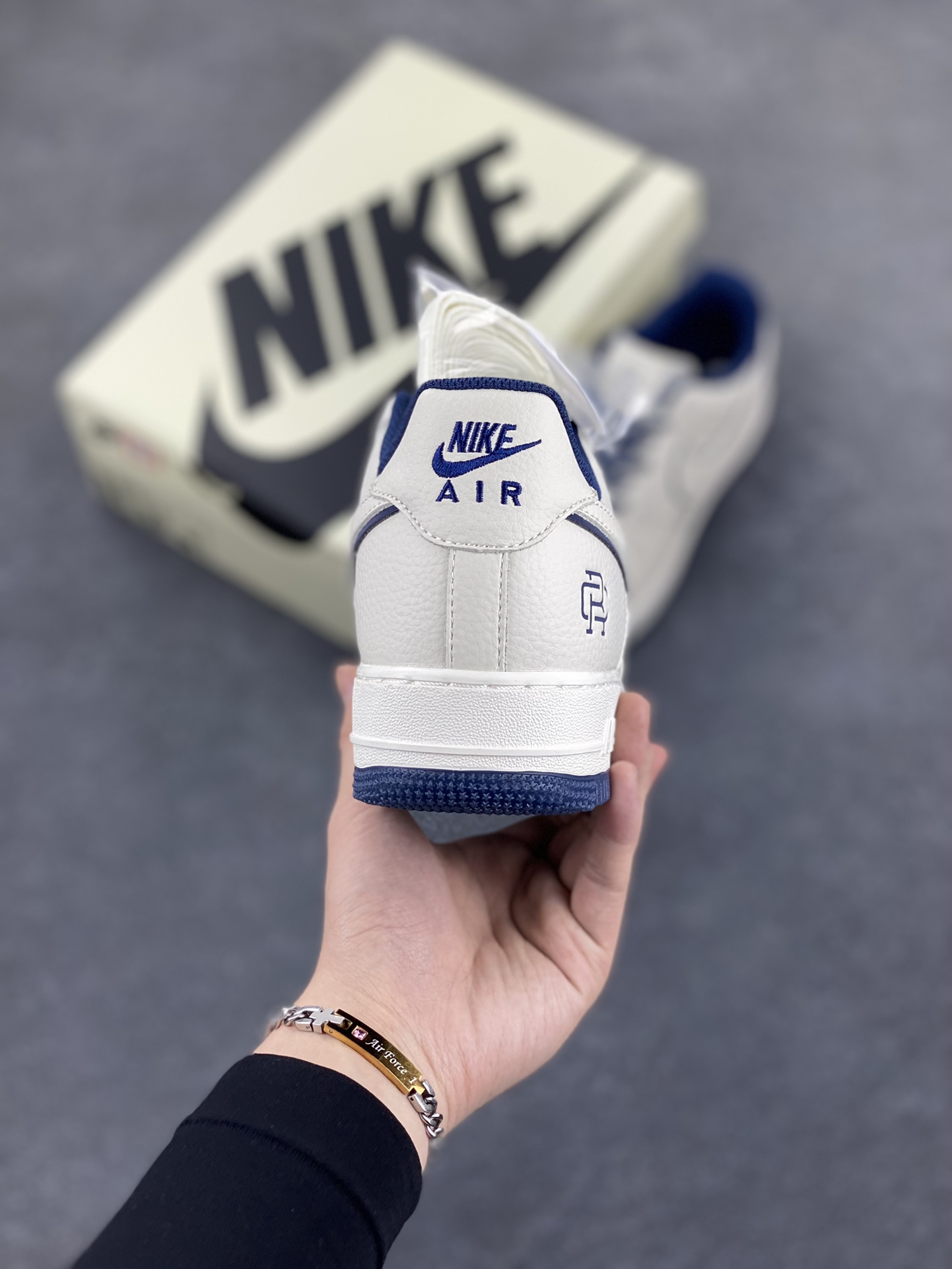 图片[4]-卫冕冠军联名款 Reigning Champ x Nike Air Force 1 \’07 满天星低帮空军一号休闲板鞋 定制皮料 3M反光 原楦原纸板 纯正版型 清洁度完美 内置全掌气垫 货号：RC2369-176 尺码：36 36.5 37.5 38 38.5 39 40 40.5 41 42 42.5 43 44 44.5 45-选品中心