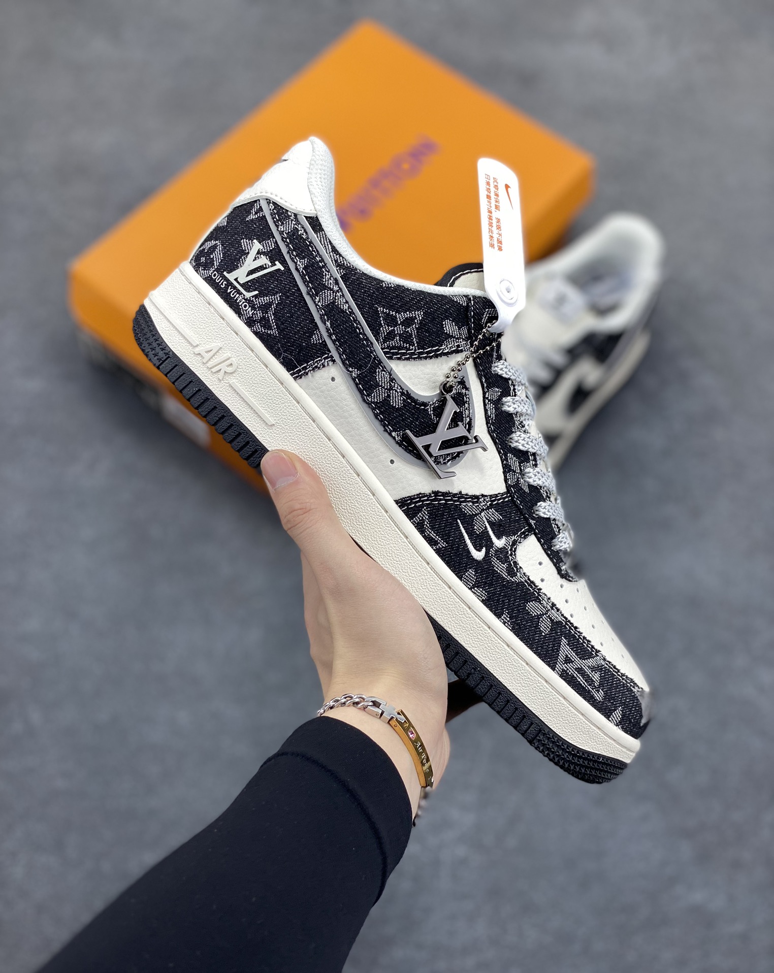 NIke Air Force 1 \’07 Low “LV联名–星夜黑”空军一号 低帮 运动鞋 休闲鞋 折边针车 工艺难度大 原楦头原纸板 原装鞋盒 定制五金配件 内置全掌气垫 原厂鞋底 货号:SJ2088-002 尺码:36 36.5 37.5 38 38.5 39 40 40.5 41 42 42.5 43 44 44.5 45-选品中心