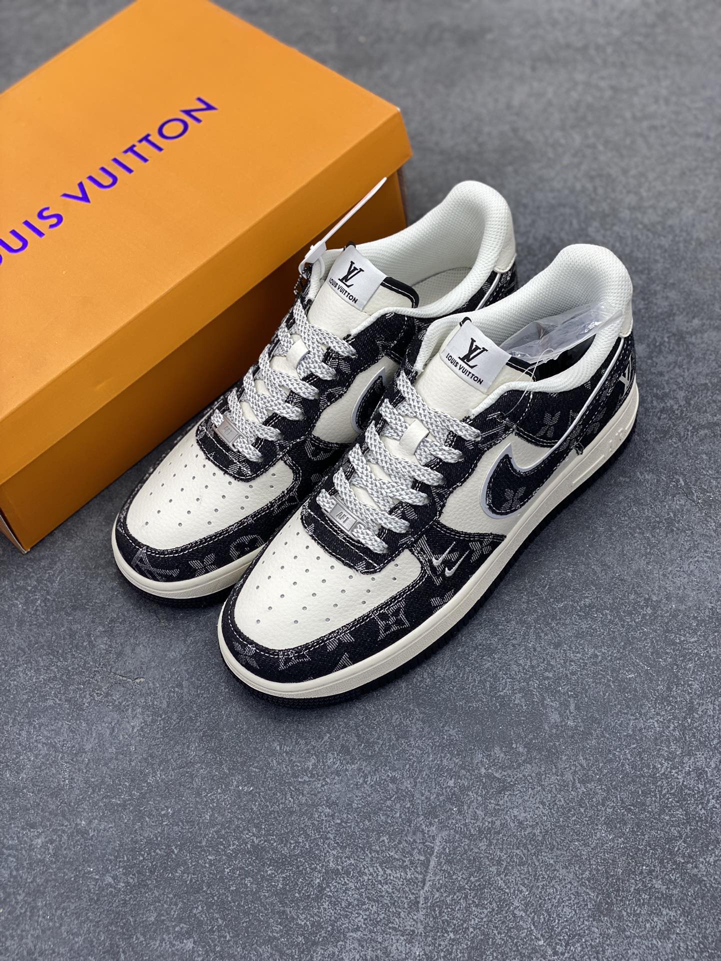 图片[8]-NIke Air Force 1 \’07 Low “LV联名–星夜黑”空军一号 低帮 运动鞋 休闲鞋 折边针车 工艺难度大 原楦头原纸板 原装鞋盒 定制五金配件 内置全掌气垫 原厂鞋底 货号：SJ2088-002 尺码：36 36.5 37.5 38 38.5 39 40 40.5 41 42 42.5 43 44 44.5 45-选品中心