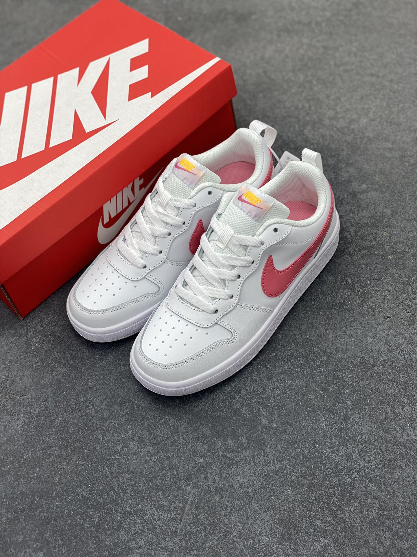 图片[8]-福利特价 Nike Court Borough Low 低帮百搭透气休闲运动板鞋男女鞋 经典耐用的设计，兼顾舒适脚感和出众风范，演绎匠心之作。结构性的支撑贴合感结合复古篮球设计，塑就场外全明星风范。 货号：BQ5448-124 尺码：36 36.5 37.5 38 38.5 39 40 40.5 41 42 42.5 43 44 45-选品中心