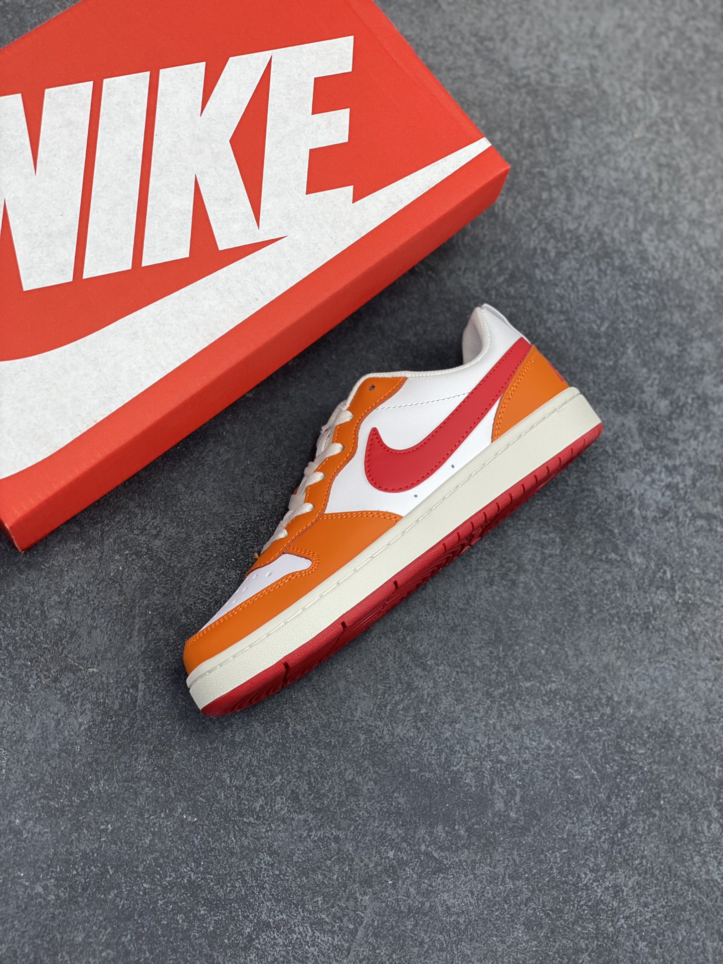 图片[7]-福利特价 Nike Court Borough Low 低帮百搭透气休闲运动板鞋男女鞋 经典耐用的设计，兼顾舒适脚感和出众风范，演绎匠心之作。结构性的支撑贴合感结合复古篮球设计，塑就场外全明星风范。 货号：BQ5448-119 尺码：36 36.5 37.5 38 38.5 39 40 40.5 41 42 42.5 43 44 45-选品中心