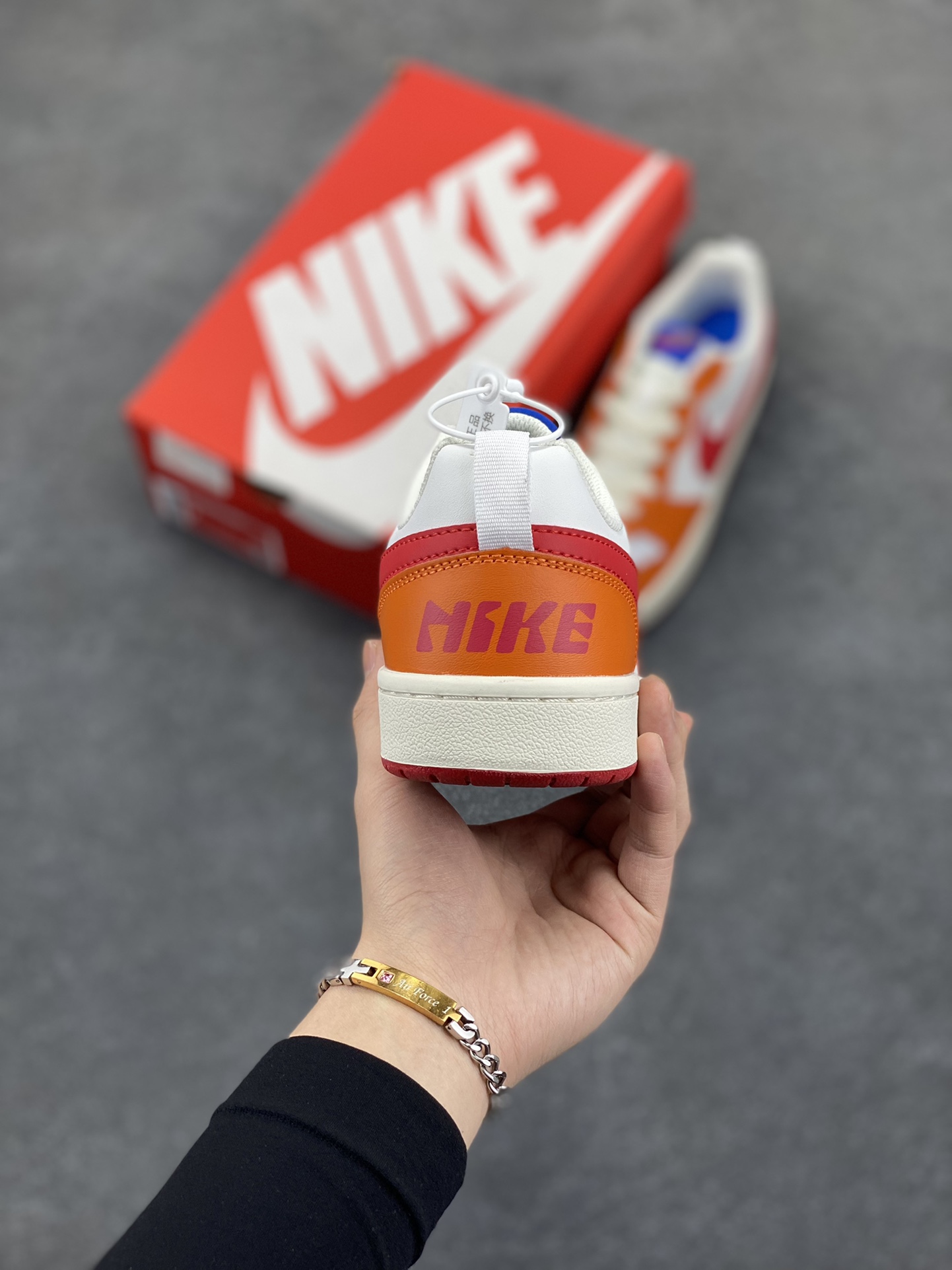 图片[4]-福利特价 Nike Court Borough Low 低帮百搭透气休闲运动板鞋男女鞋 经典耐用的设计，兼顾舒适脚感和出众风范，演绎匠心之作。结构性的支撑贴合感结合复古篮球设计，塑就场外全明星风范。 货号：BQ5448-119 尺码：36 36.5 37.5 38 38.5 39 40 40.5 41 42 42.5 43 44 45-选品中心