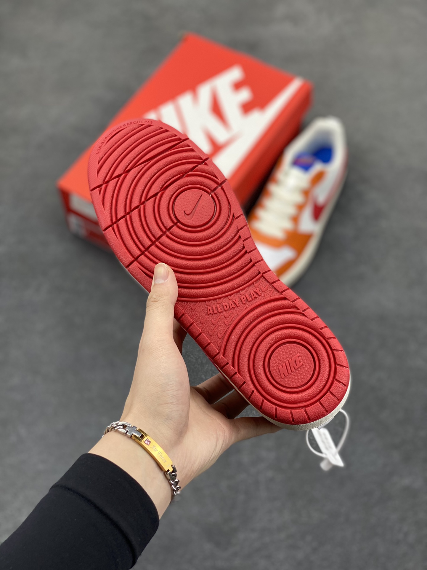 图片[5]-福利特价 Nike Court Borough Low 低帮百搭透气休闲运动板鞋男女鞋 经典耐用的设计，兼顾舒适脚感和出众风范，演绎匠心之作。结构性的支撑贴合感结合复古篮球设计，塑就场外全明星风范。 货号：BQ5448-119 尺码：36 36.5 37.5 38 38.5 39 40 40.5 41 42 42.5 43 44 45-选品中心