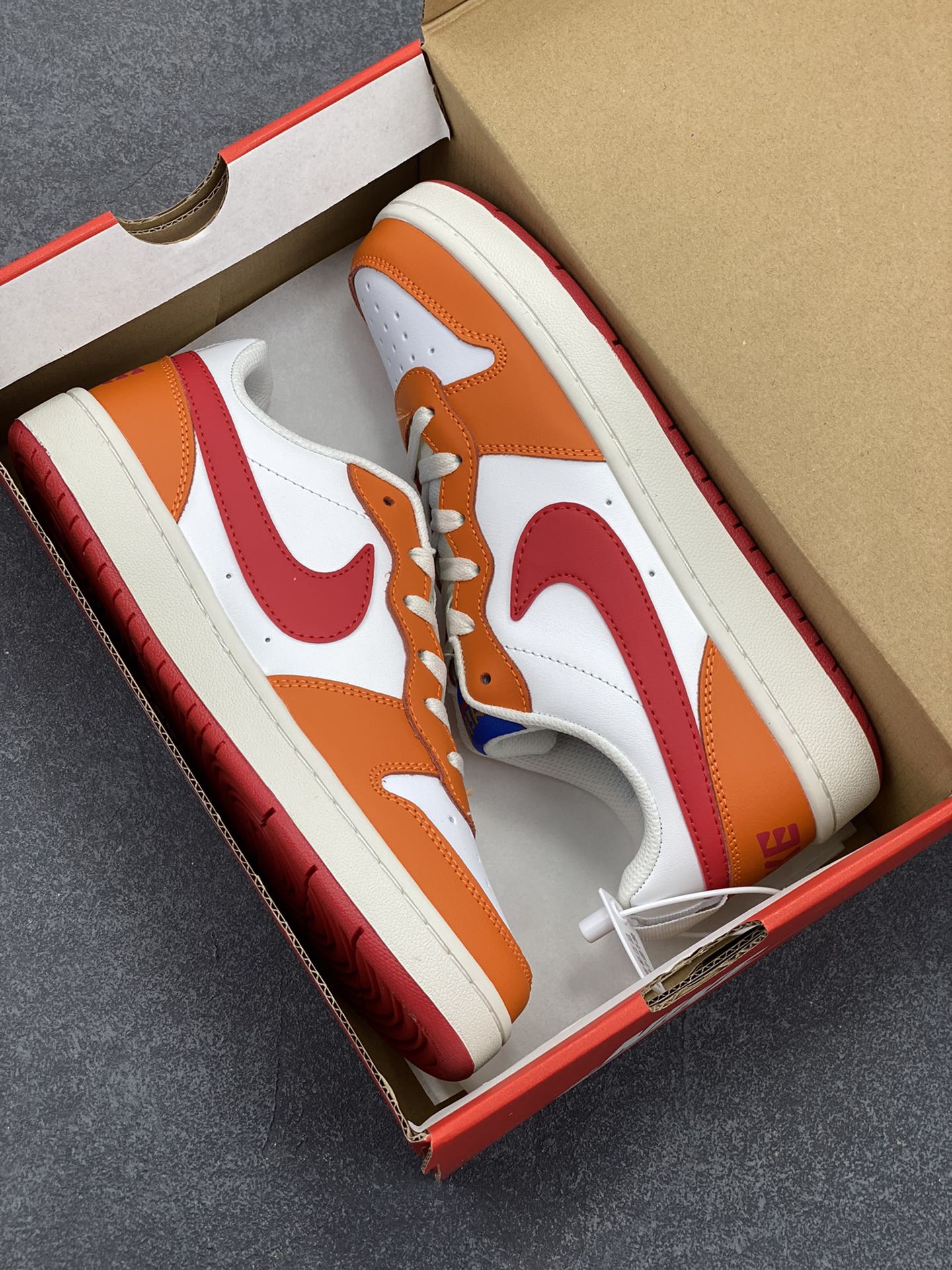 图片[9]-福利特价 Nike Court Borough Low 低帮百搭透气休闲运动板鞋男女鞋 经典耐用的设计，兼顾舒适脚感和出众风范，演绎匠心之作。结构性的支撑贴合感结合复古篮球设计，塑就场外全明星风范。 货号：BQ5448-119 尺码：36 36.5 37.5 38 38.5 39 40 40.5 41 42 42.5 43 44 45-选品中心