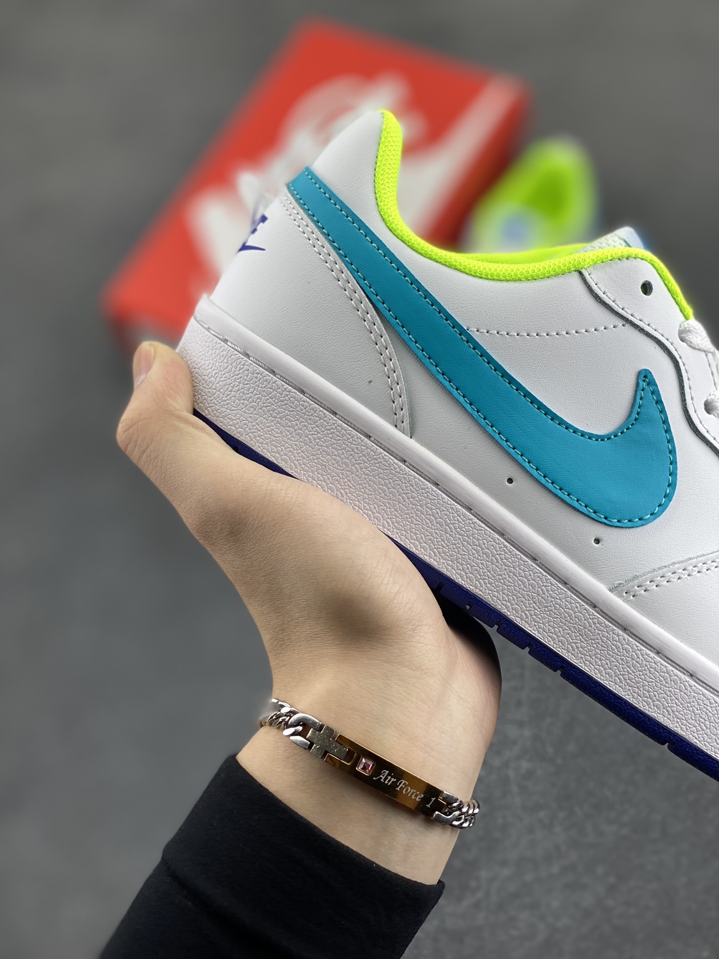 图片[6]-福利特价 Nike Court Borough Low 低帮百搭透气休闲运动板鞋男女鞋 经典耐用的设计，兼顾舒适脚感和出众风范，演绎匠心之作。结构性的支撑贴合感结合复古篮球设计，塑就场外全明星风范。 货号：BQ5448-105 尺码：36 36.5 37.5 38 38.5 39 40 40.5 41 42 42.5 43 44 45-选品中心