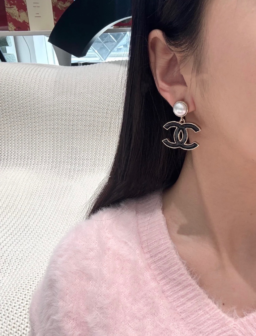 Chanel 香奈儿耳钉 爆上新