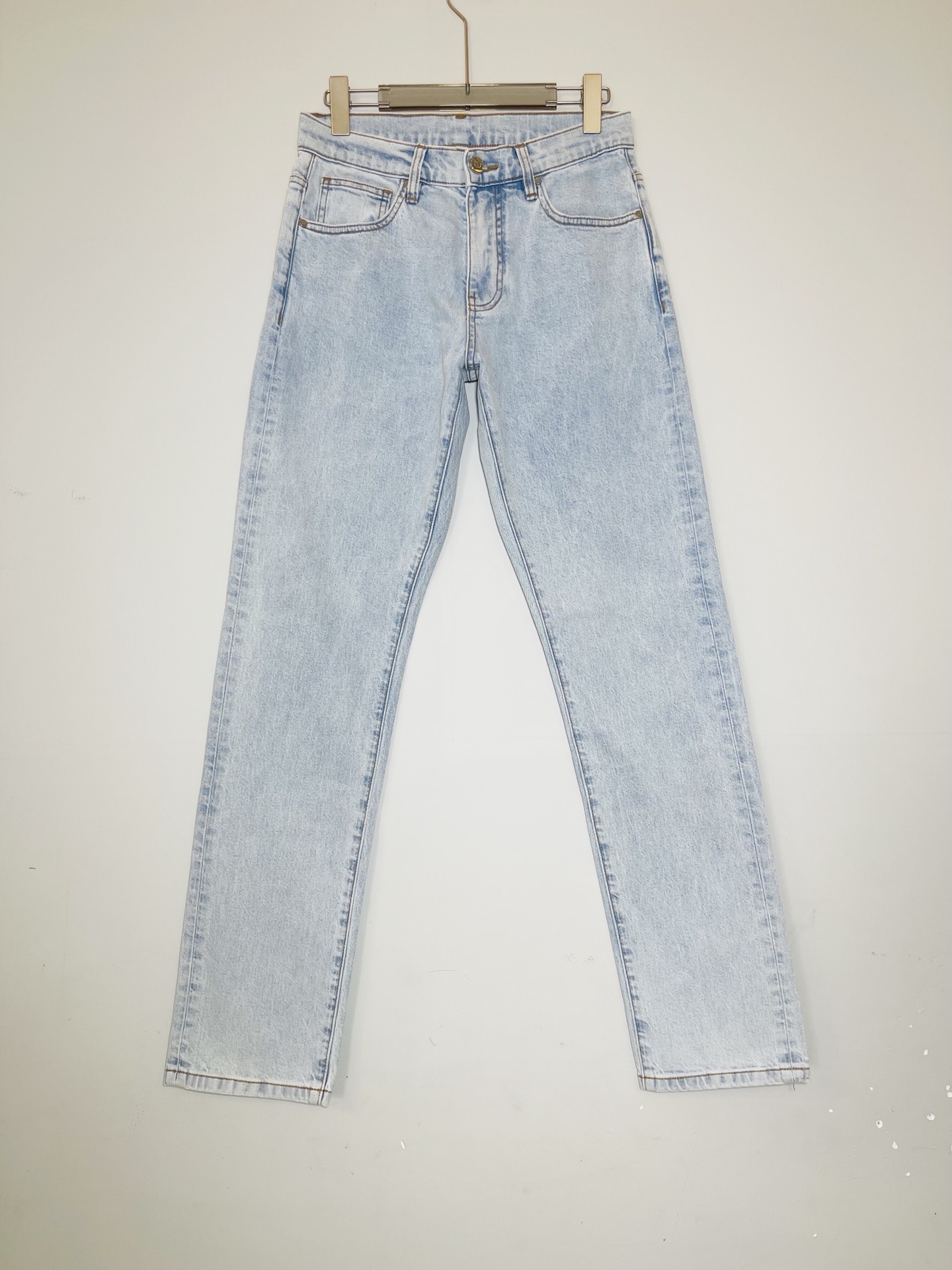 NO:152129,[Celebration][Celebration] New style [Celebration] Dijia washing and grinding white men's jeans, micro-spin, small straight, model 1077#, digit 29 30 31 32 33 34 36 38,,dior,jeans,alexander wang19860909[庆祝][庆祝]新款[庆祝][庆祝] 迪家水洗磨白男装牛仔裤 微弹 小直筒 型号1077# 码数29 30 31 32 33 34 36 38,,dior,jeans,alexander wang,Men's clothing