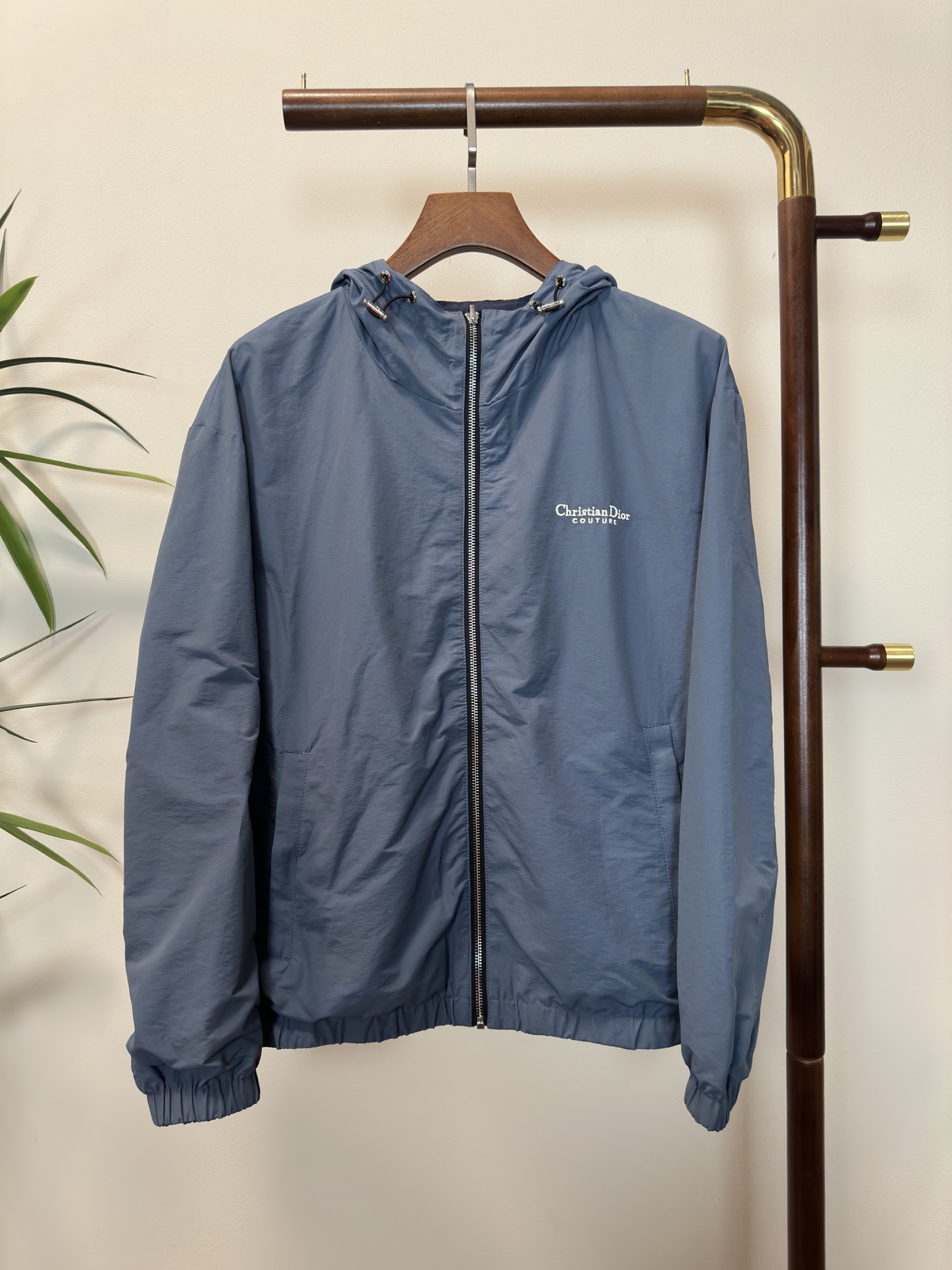 NO:134623,DIOR Top quality The same model on the official website, complete with three standards!  2025 spring and summer new men's jacket, fashionable and casual high-end version!  Customized fabrics for counters are breathable and comfortable, with impeccable details, and the brand element design concept reflects high quality. The feel is delicate and soft!  It is casually cut, with a great upper body style!  Code number M-3Xl.,,dior,dior,jackets & coats,jackets & coats,alexander wang19860909DIOR 迪奥 顶级品质 官网同款,三标齐全！2025春夏新款男士夹克外套,时尚休闲高端版本！专柜定制面料 透气舒适度高,细节无可挑剔,品牌元素设计理念,体现高品质.手感细腻柔软！呈现休闲裁剪,上身版型超赞！码数M-3Xl .,,dior,dior,jackets & coats,jackets & coats,alexander wang,Men's clothing