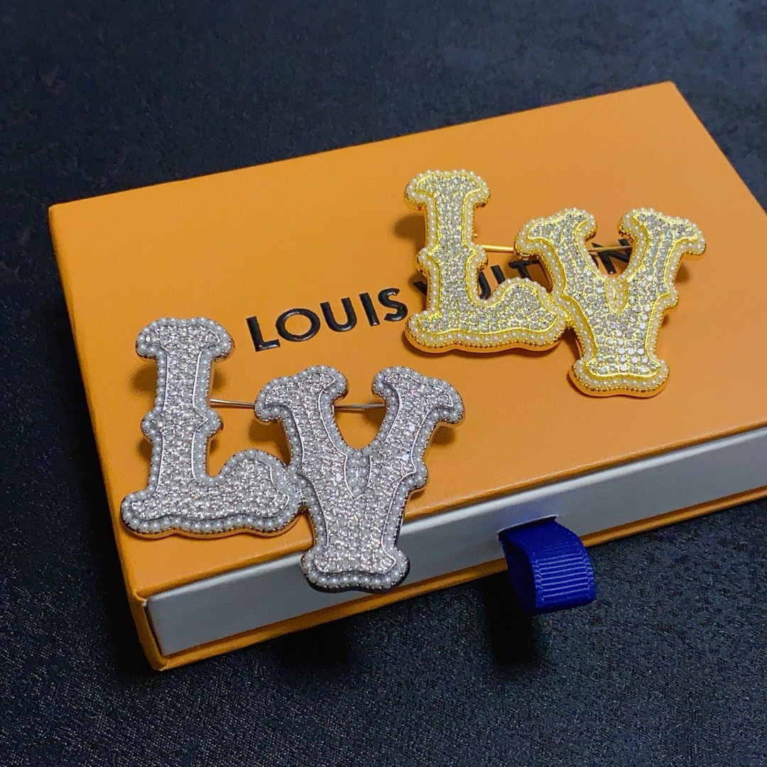 Louis Vuitton Pearl Pins: Women’s Stylish Accessory Statement at £110 - 图片 9