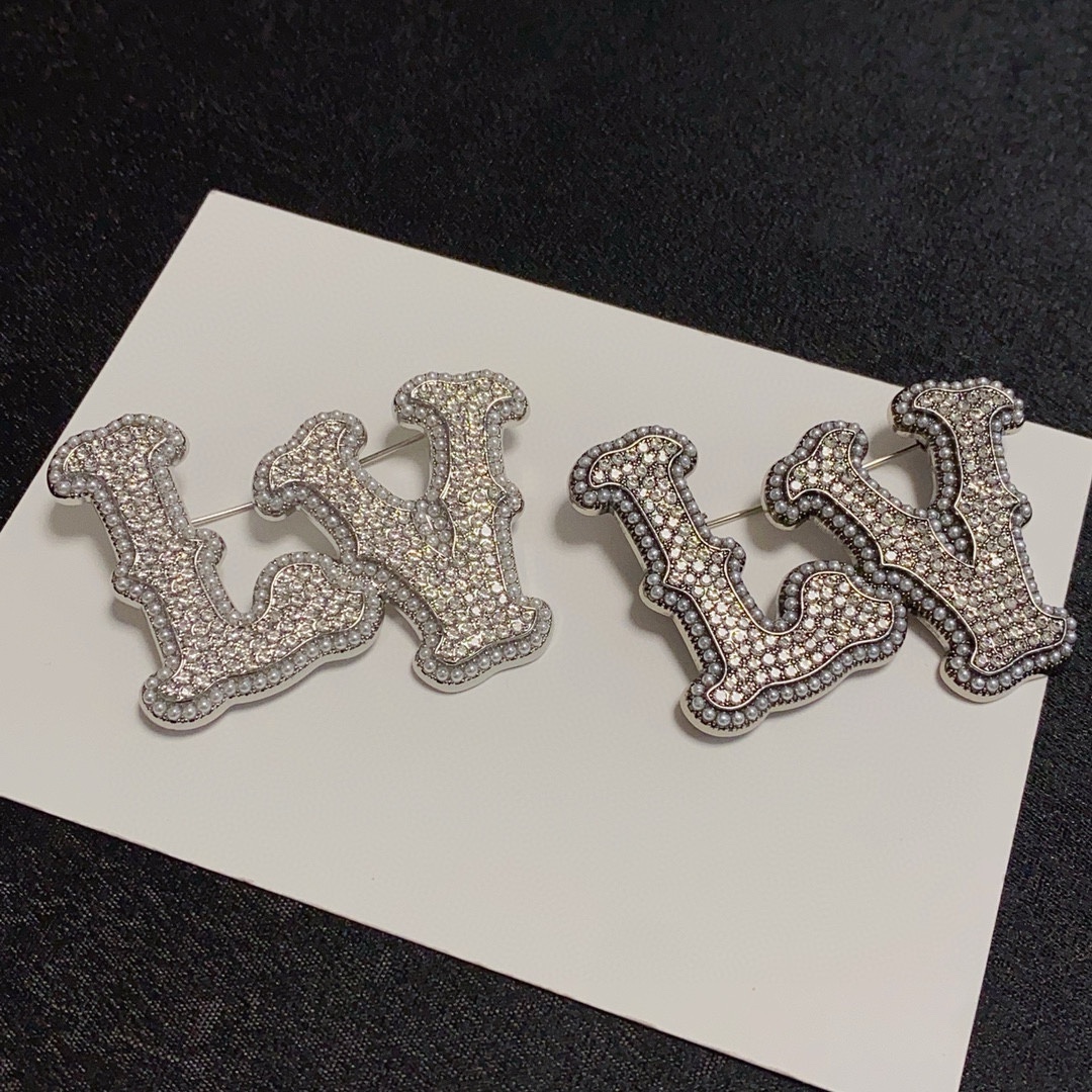 Louis Vuitton Pearl Pins: Women’s Stylish Accessory Statement at £110 - 图片 6
