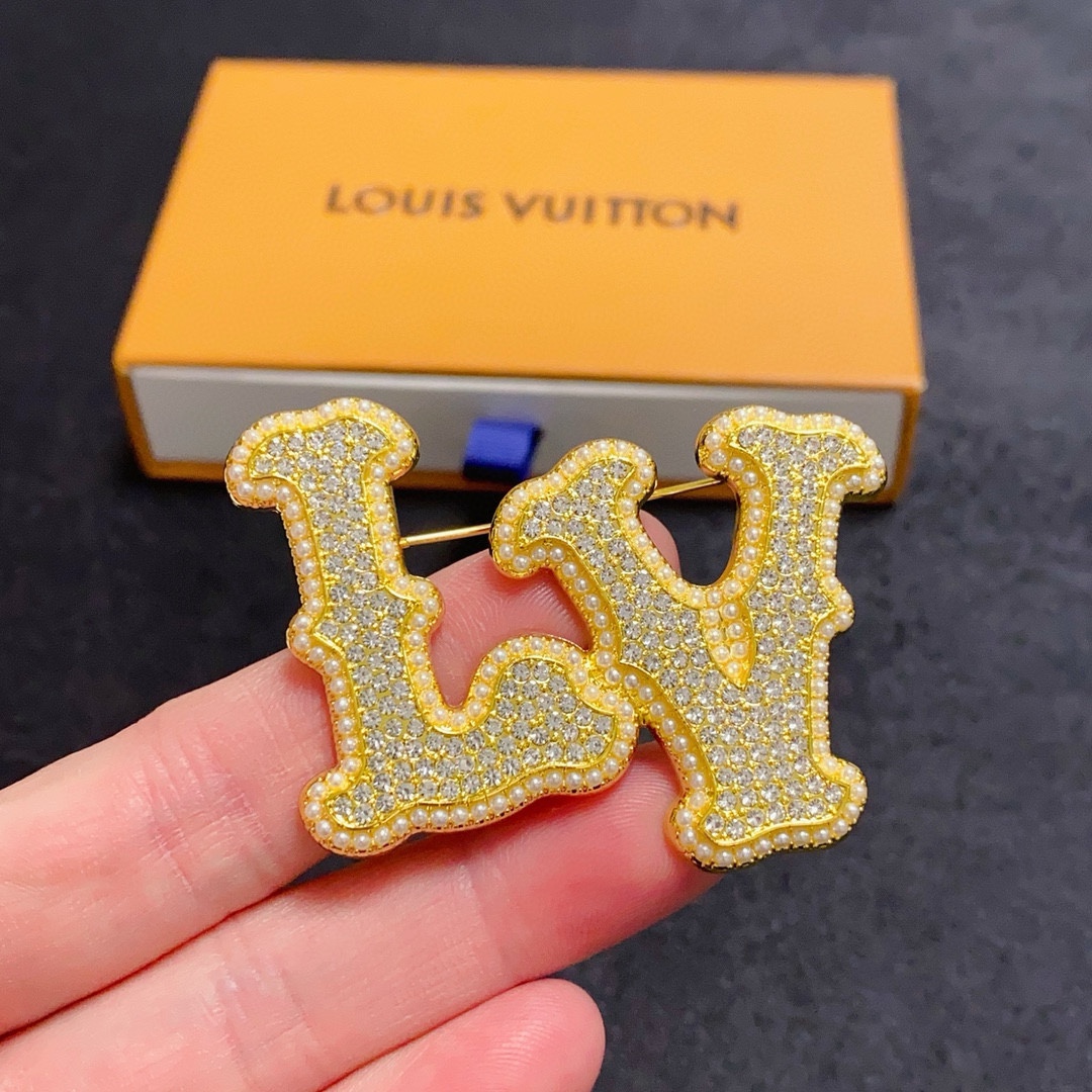 Louis Vuitton Pearl Pins: Women’s Stylish Accessory Statement at £110 - 图片 8
