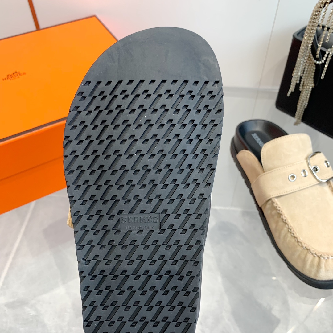Hermès Teddy Wool H-Shaped Slippers - Trendy, Warm, and Comfortable 10 i1741876993 515 8
