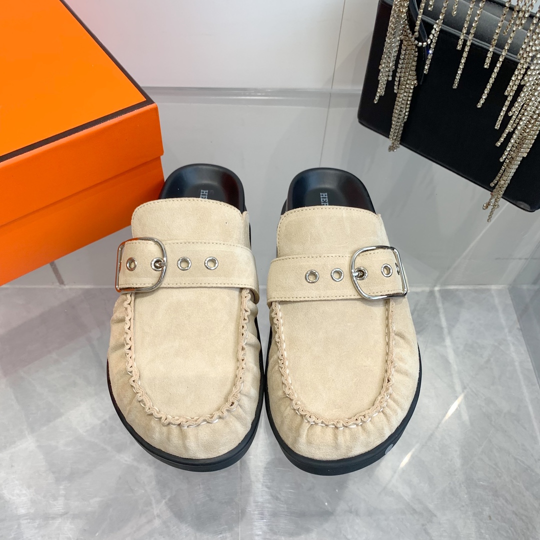 Hermès Teddy Wool H-Shaped Slippers - Trendy, Warm, and Comfortable 3 i1741876993 833 0