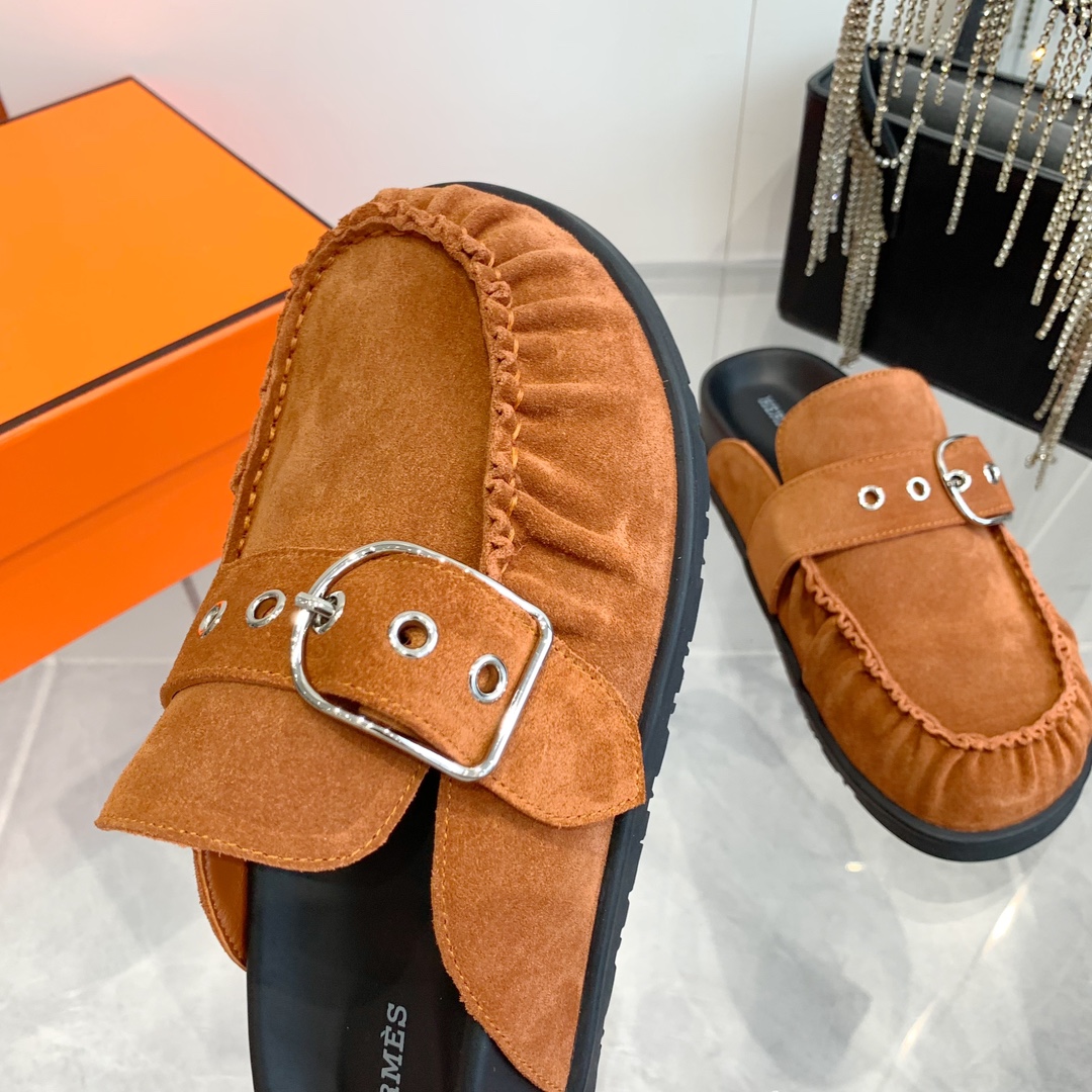 Hermès Suede Buckle Mules Cozy Wool Lined Slippers - Fashionable and Warm 8 i1741877153 476 5