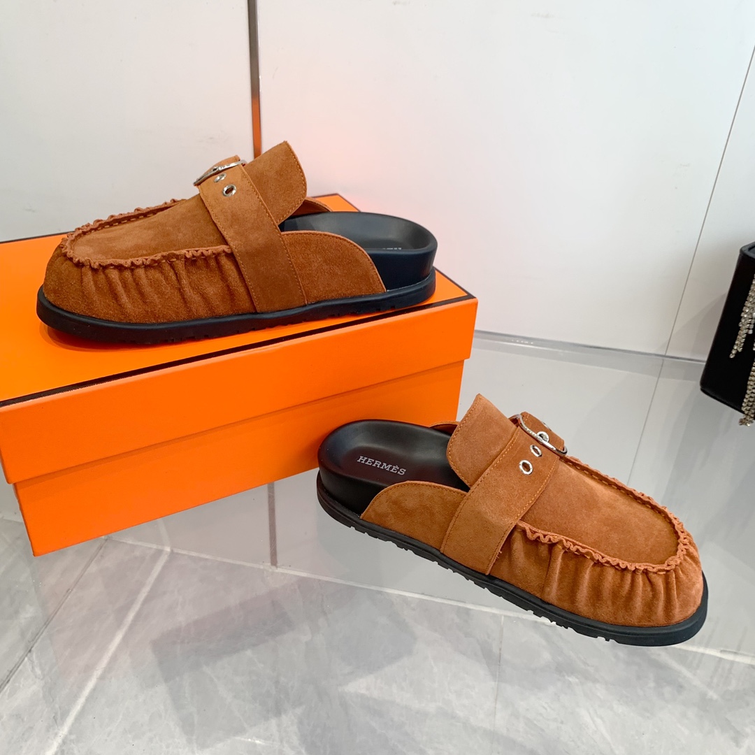 Hermès Suede Buckle Mules Cozy Wool Lined Slippers - Fashionable and Warm 9 i1741877153 58 7