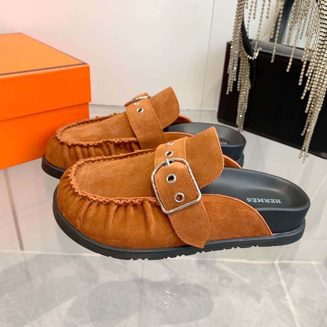 Hermès Suede Buckle Mules Cozy Wool Lined Slippers - Fashionable and Warm 4 i1741877153 8832 1