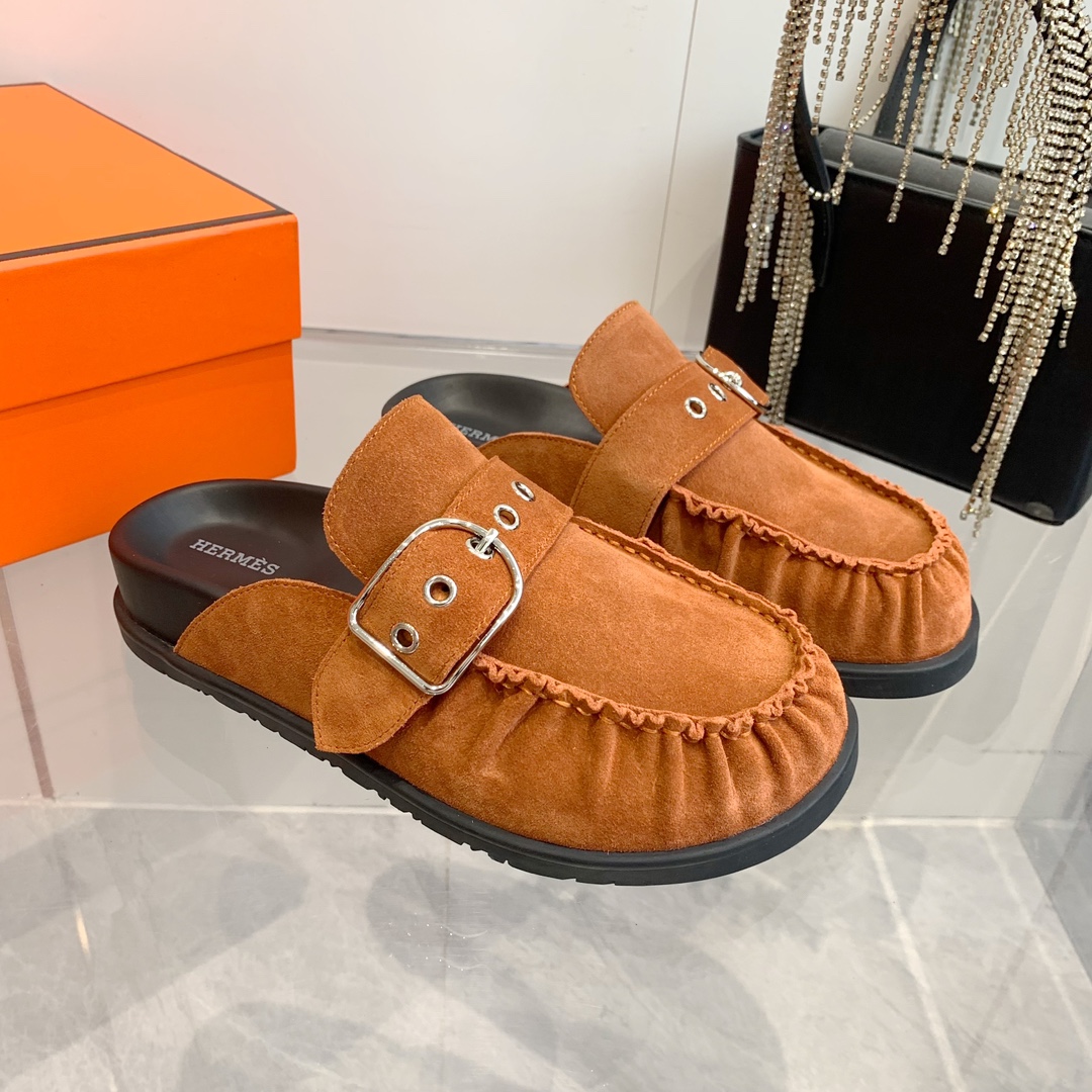 Hermès Suede Buckle Mules Cozy Wool Lined Slippers - Fashionable and Warm 5 i1741877153 9896 2