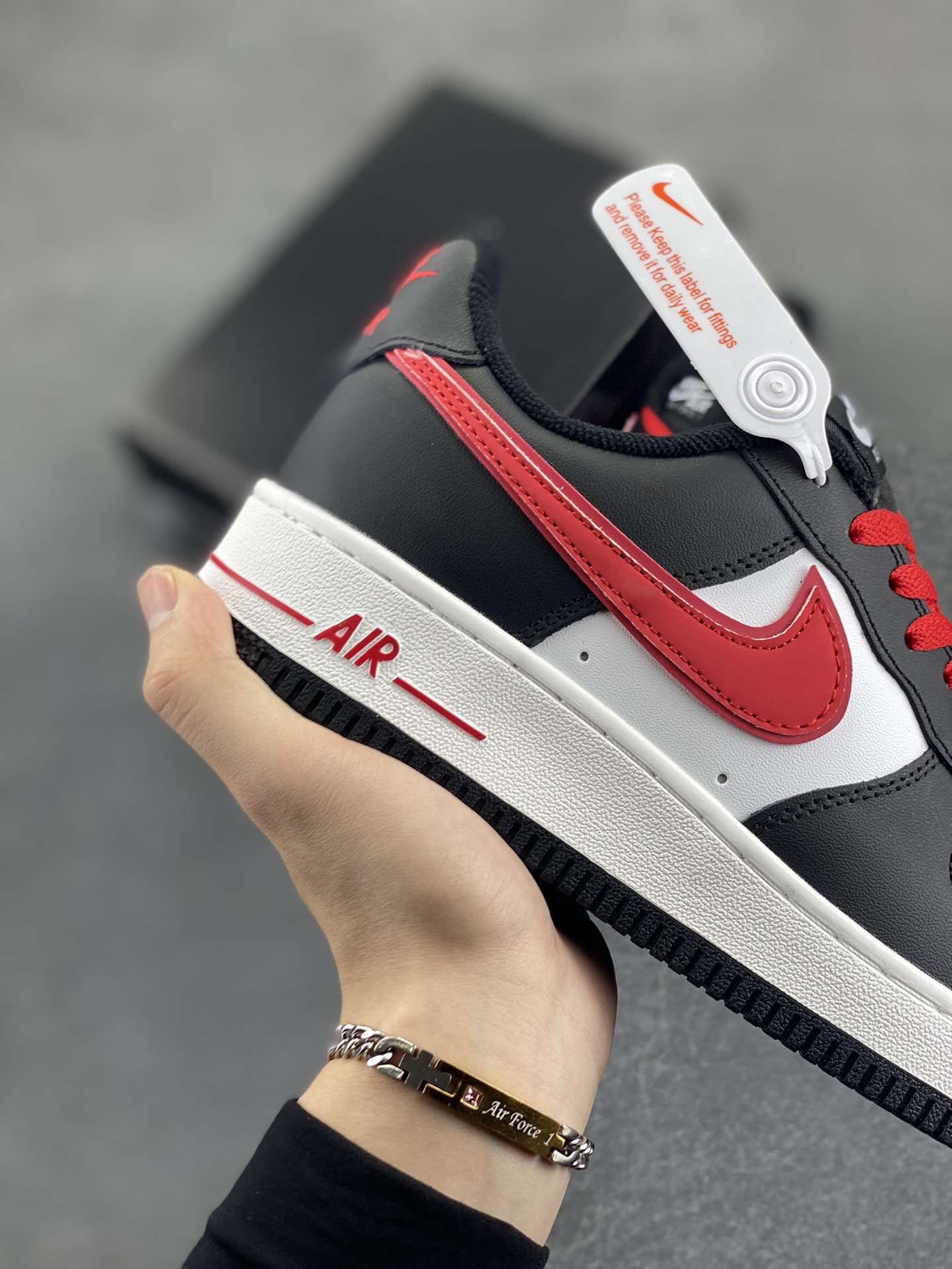 图片[6]-Nike Air Force 1 Low 空军一号低帮百搭休闲运动板鞋。柔软、弹性十足的缓震性能和出色的中底设计，横跨复古与现代的外型结合，造就出风靡全球三十多年的Force 1，直到今天还深受青睐。 货号：DV0788-100 尺码：36 37.5 38 39 40 41 42 43 44 45-选品中心