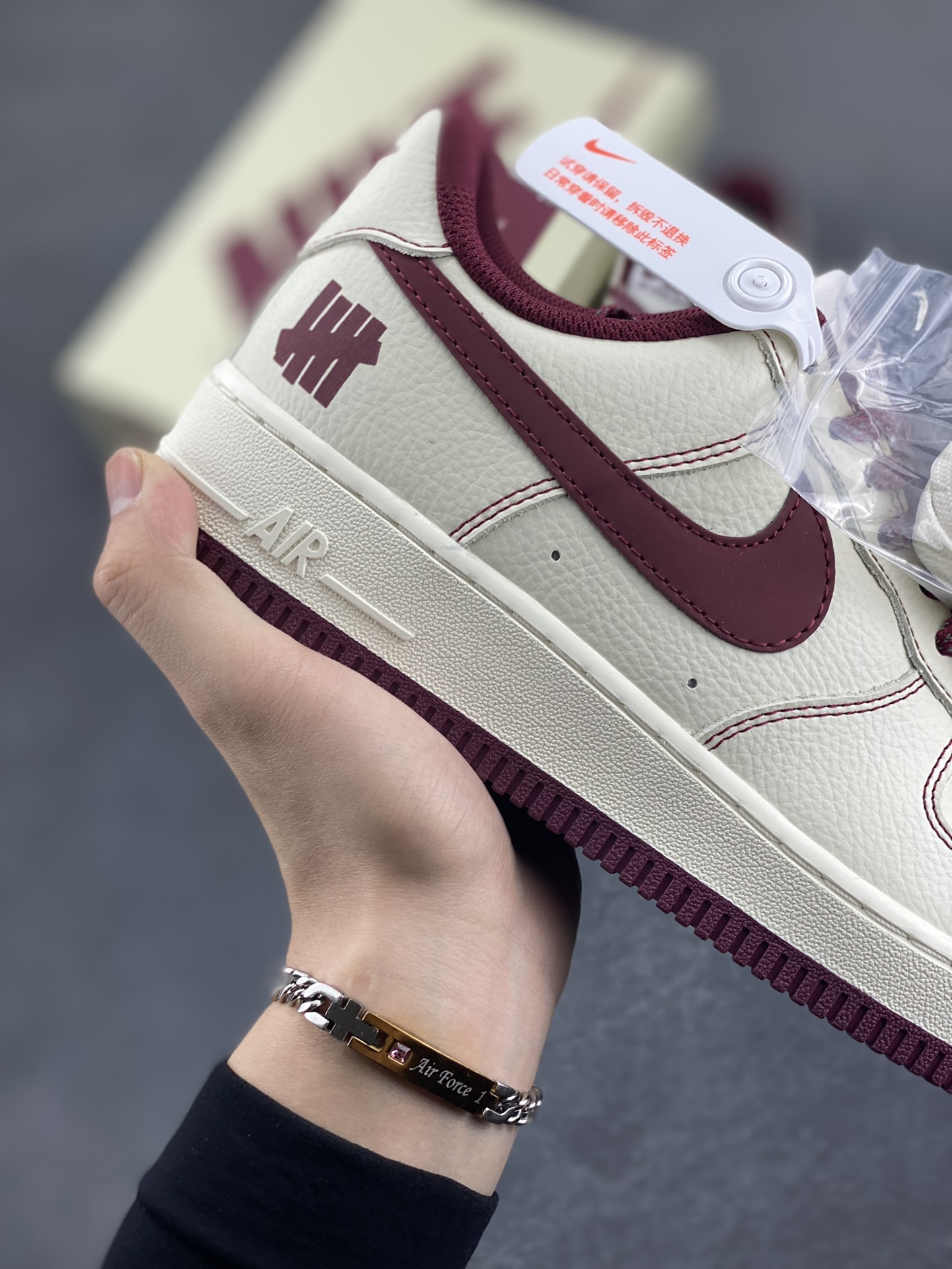 图片[6]-Undefeated x Nike Air Force 1 Low空军一号低帮休闲板鞋 定制皮料 原装定制鞋盒 炫彩反光 细节满满 原楦头原纸板 内置全掌气垫 货号：UN2395-523 尺码：36 36.5 37.5 38 38.5 39 40 40.5 41 42 42.5 43 44 44.5 45-选品中心