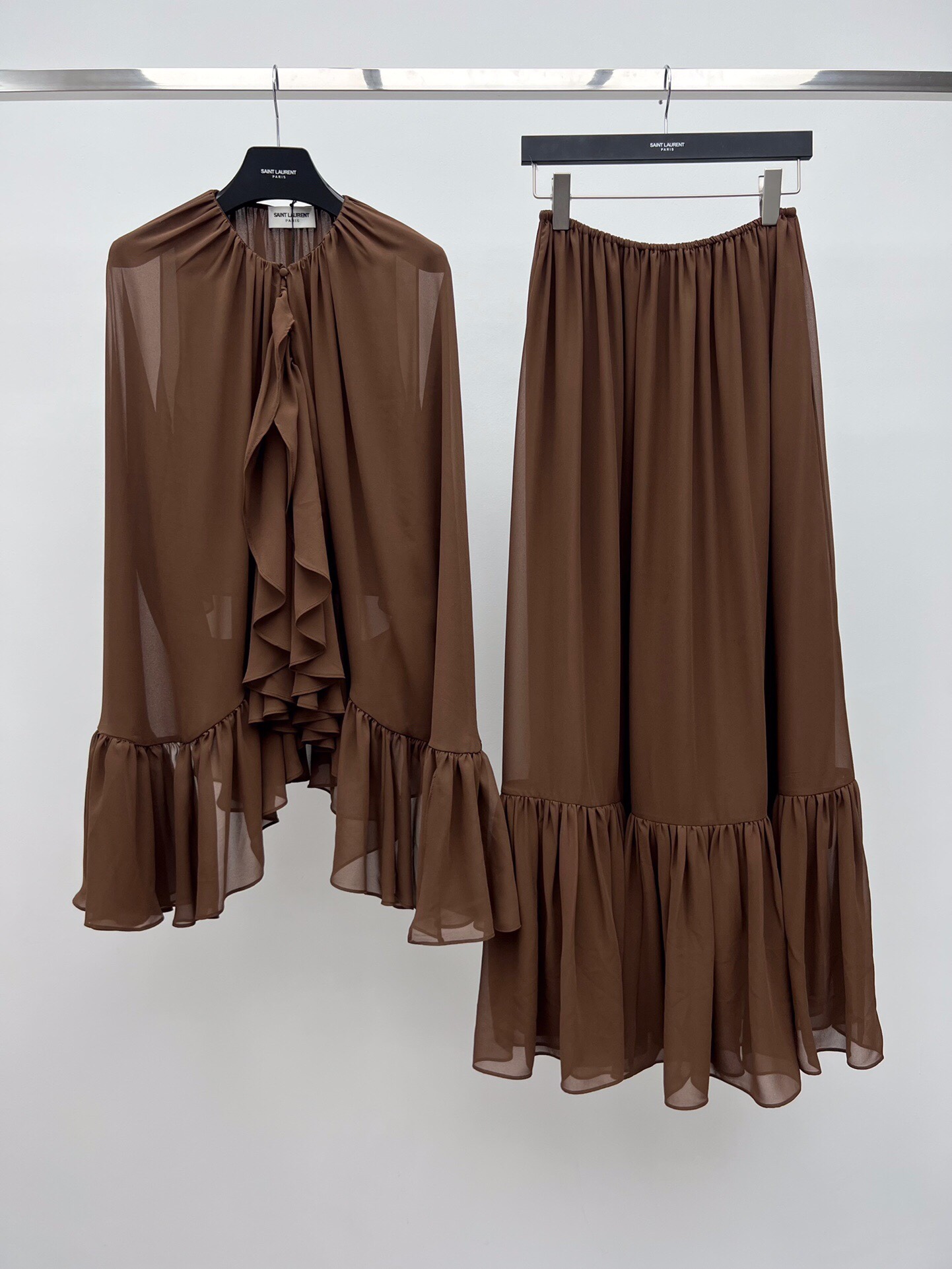 Stylish Saint Laurent Silk Dress Set for Fashionable Goddesses: P1449 Collection Summary - 图片 1