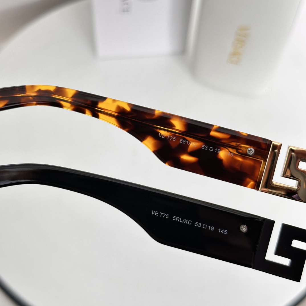    ‼️VERSACE
MOD：VET75
Size：53口19 145
