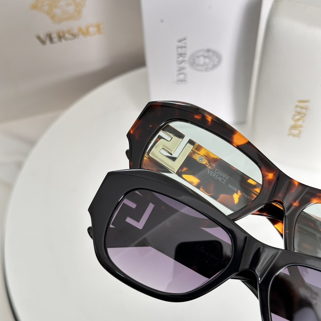    ‼️VERSACE
MOD：VET75
Size：53口19 145