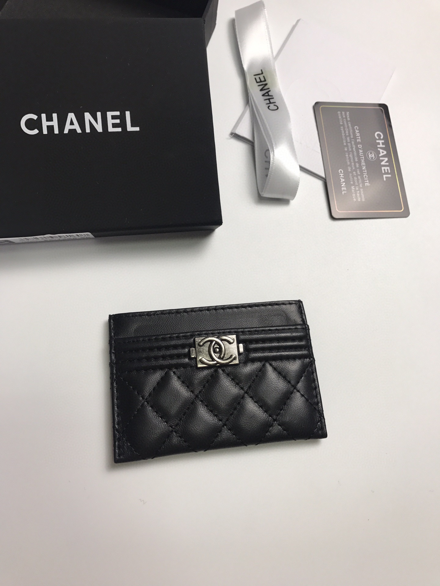 Chanel香奈儿羊皮カートケース - 高品質な専売品