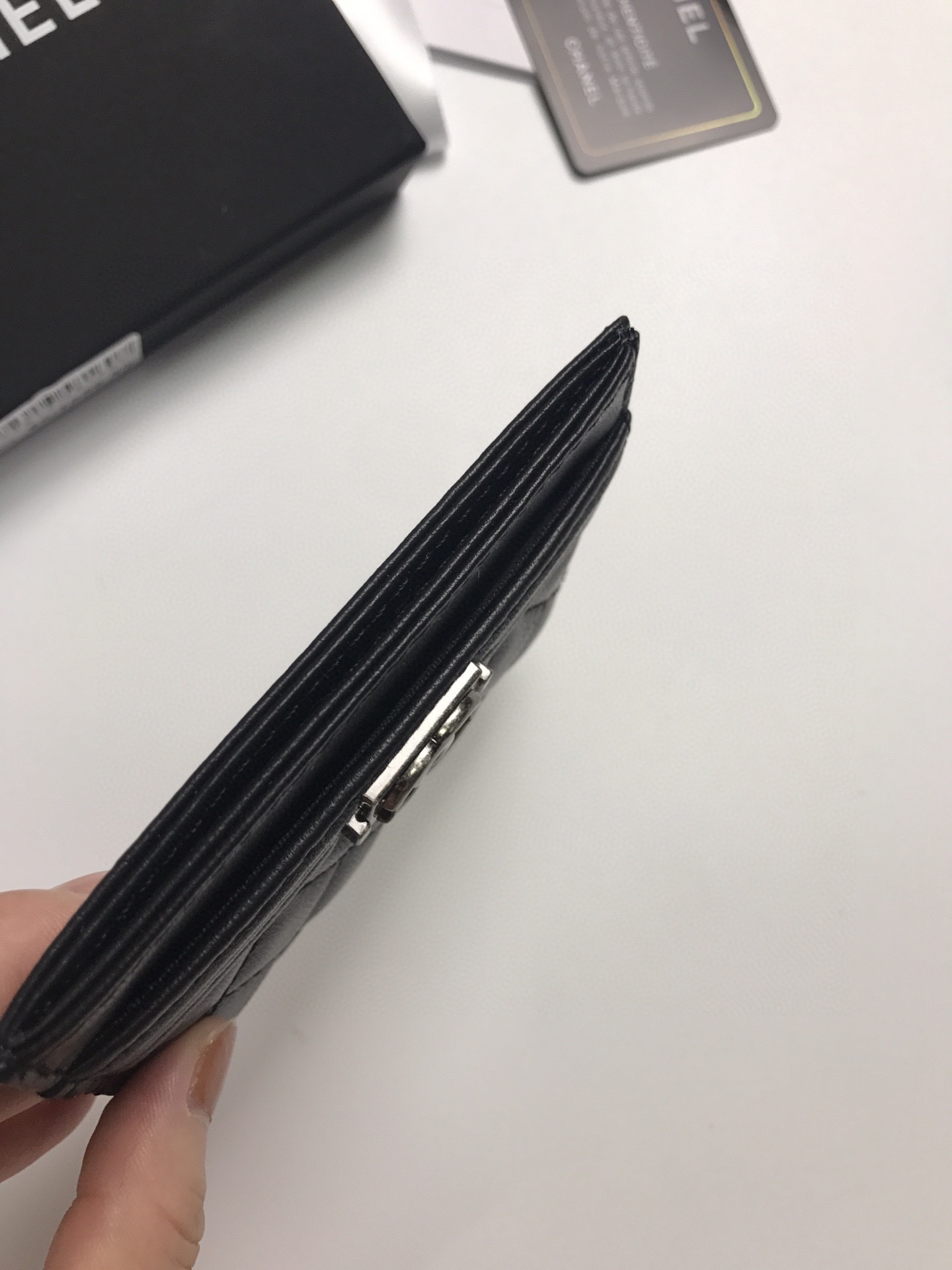 Chanel香奈儿羊皮カートケース - 高品質な専売品