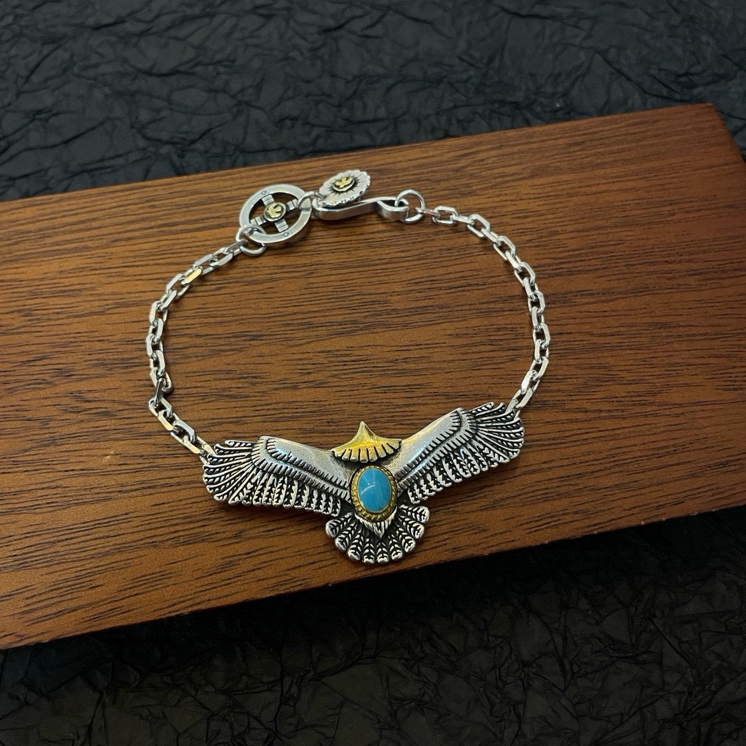 NO:113010,Comment [New Products on Shelves] Goro Takahashi Goro Retro Tsukishi Flying Eagle Bracelet, Top Version, Accepted Exclusive Shot, Mainly Focused on the High-end Market, Absolutely Different from the Ordinary Version!  The details of the picture product are consistent with ZP!  Original production process, precision quality, purely handmade, authentic model opening, fashion essentials, both men and women can wear, same couple style, rock punk silver style, retro elements, trendy and versatile, same style on the official website, fine jewelry, bracelet19860909批【新品上架】Goro’s高桥吾郎复古松石飞鹰手链,顶级版本 认准独家拍摄 主攻高端市场 绝对区别普通版本！图片产品细节与ZP一致！原版制作工艺 精工品质 纯手工打造 ～正品开模潮流时尚必备 男女均可佩戴 情侣款同款 摇滚朋克泰银风格 复古元素 潮流百搭 官网同款,饰品精品,bracelet,Jewelry