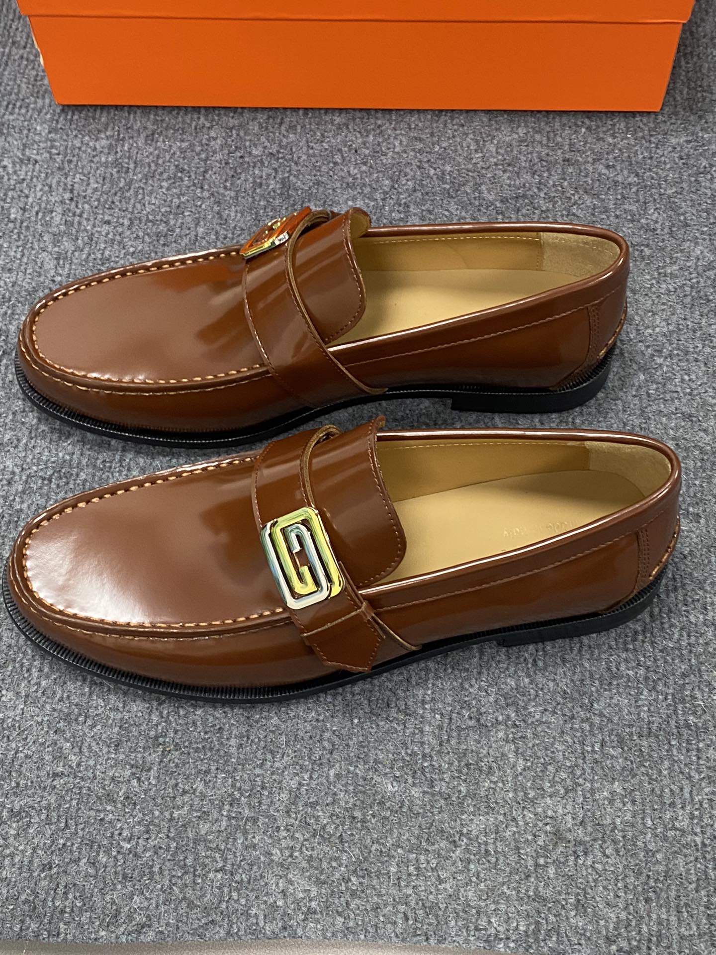 NO:275357,Guqi suit series leather shoes are on the 20th spring and summer show. Imported open beads upper to the top layer cowhide inner ten original leather outsole Size: 39-44 can be ordered 38.45.46).47.48, business suit, cowhide, Leather soles19860909古奇西装系列皮鞋瞩目亮相20春夏秀场.进口开边珠鞋面头层牛皮内里十原创真皮大底Size:39-44可订38.45.46).47.48,,business suit,cowhide,Leather soles,Men's shoes