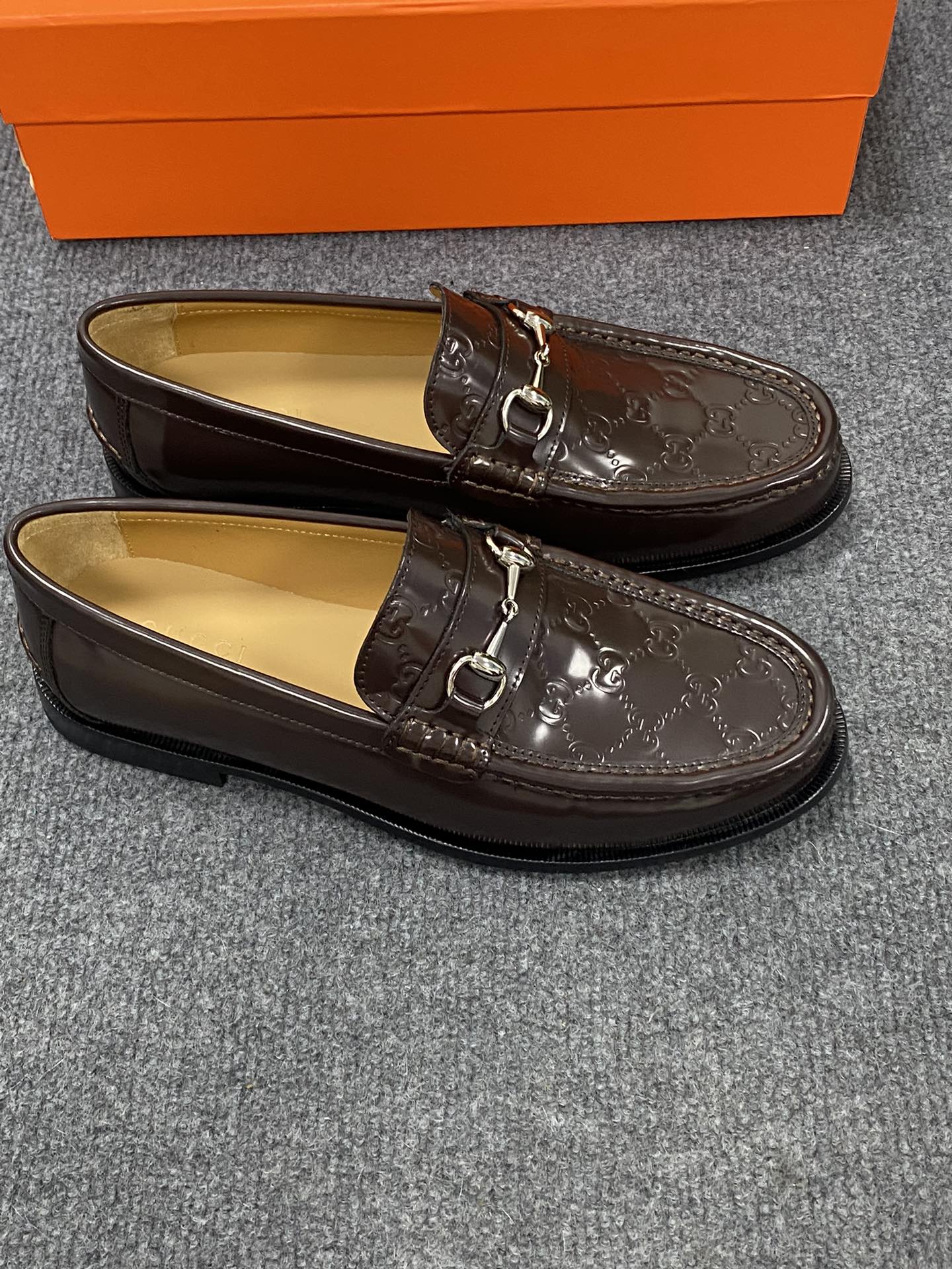 NO:275359,Guqi suit series leather shoes are on the spring and summer show. Imported open-edge bead upper top layer cowhide inner ten original leather outsole Size: 39-44 can be ordered 38.45.46).47.48, business suit, cowhide, Leather soles19860909古奇西装系列皮鞋瞩目亮相春夏秀场.进口开边珠鞋面头层牛皮内里十原创真皮大底Size:39-44可订38.45.46).47.48,,business suit,cowhide,Leather soles,Men's shoes