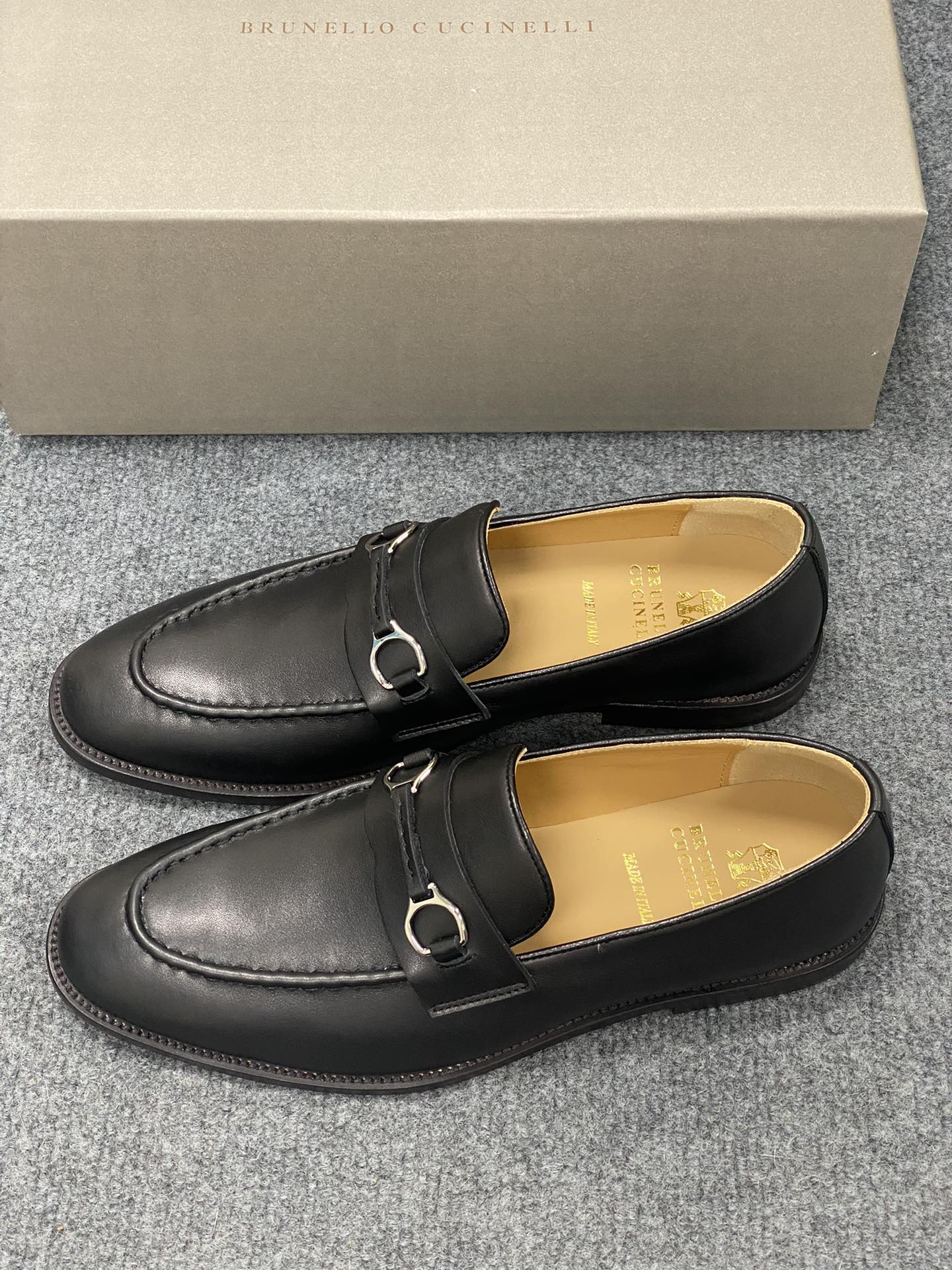 NO:275350,The popular BC counter original shoes, the upper uses imported calfskin ten cowhide inner lining, original metal fastener, original genuine leather injection sole!  Soft sole soft-faced car shoes. versatile series!  The real thing is better than the picture and the code is 39-44. (. Custom made 38.45.46.47.48), cowhide19860909爆款BC专柜原版鞋,鞋面采用进口小牛皮十牛皮内里,原版金属扣件,原版真皮注射大底！软底软面车鞋.百搭系列！实物比图片好看码数39一44.(.订做38.45.46.47.48),,cowhide,Men's shoes