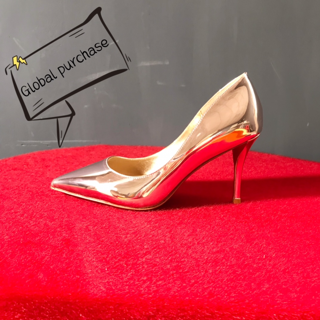 NO:100533,High-end customization 2025 spring and summer classic series! H8Cm, size 34-42. Genuine leather large sole, custom-made models are not returned or exchanged. 1857-001. Light pink metal leather. Champagne metal sheepskin. Official website picture Standard European code Reference:1857-001 Color:pink/gold Material:cowhide Lining:goat leather Heel height:8cm Sole:leather sole Size:EUR 34-42 (US 4-11):,,christian louboutin,sheepskin,Leather soles19860909高端订制 2025春夏精典款系列！ H8Cm,尺码34-42码. 真皮大底,订制款不退不换.1857-001.浅粉金属皮.香槟金屬羊皮里.官网图 标准欧码 Reference:1857-001 Color:pink/gold Material:cowhide Lining:goat leather Heel heigh:8cm Sole:leather sole Size:EUR 34－42（US 4一11) :,,christian louboutin,sheepskin,Leather soles,Women's Shoes