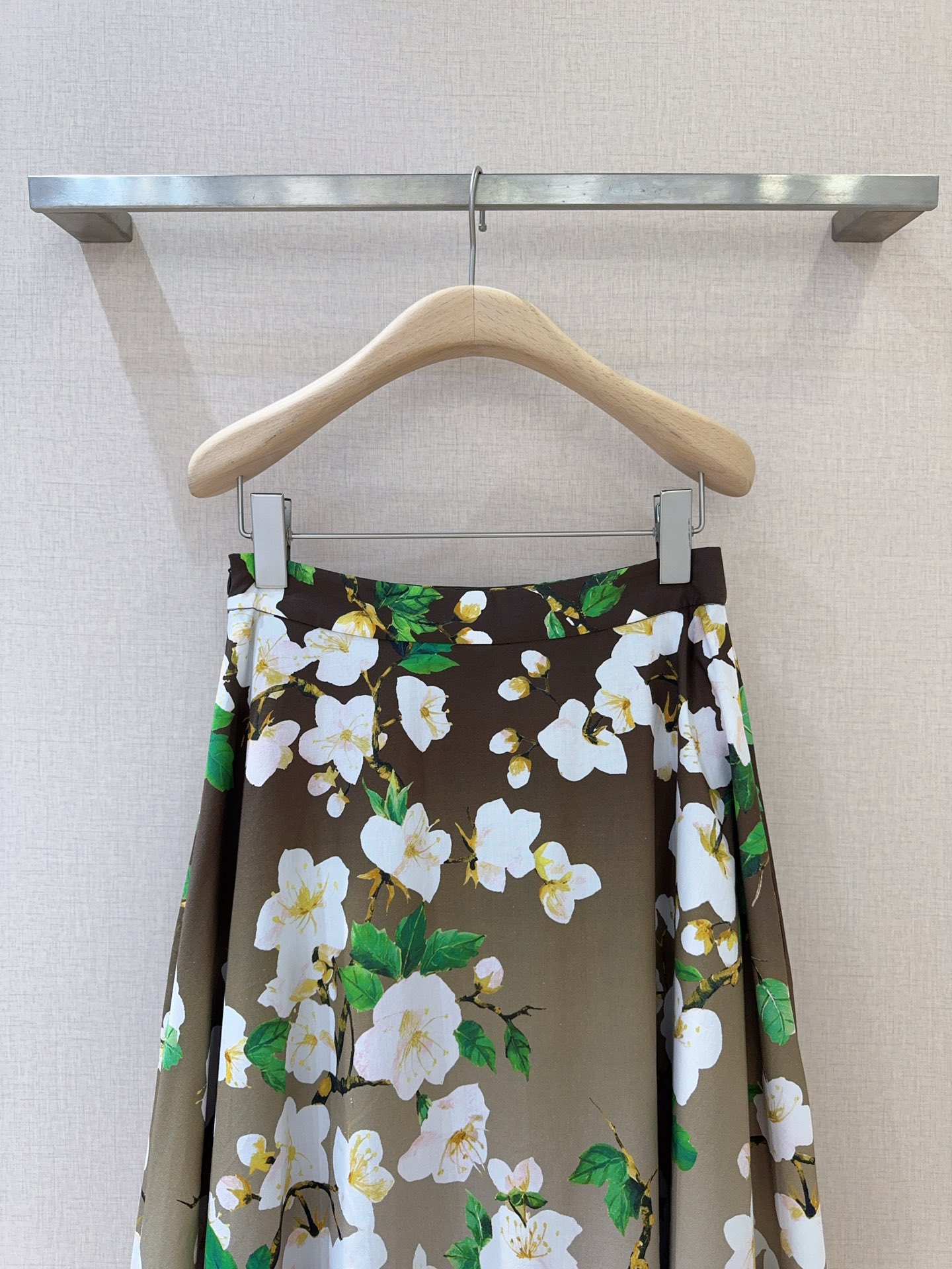 Oscar de la r*e*n*t*a2025新品🆕……💐中长款高腰印花🌸半裙，扩廷棉纯棉材质、手感