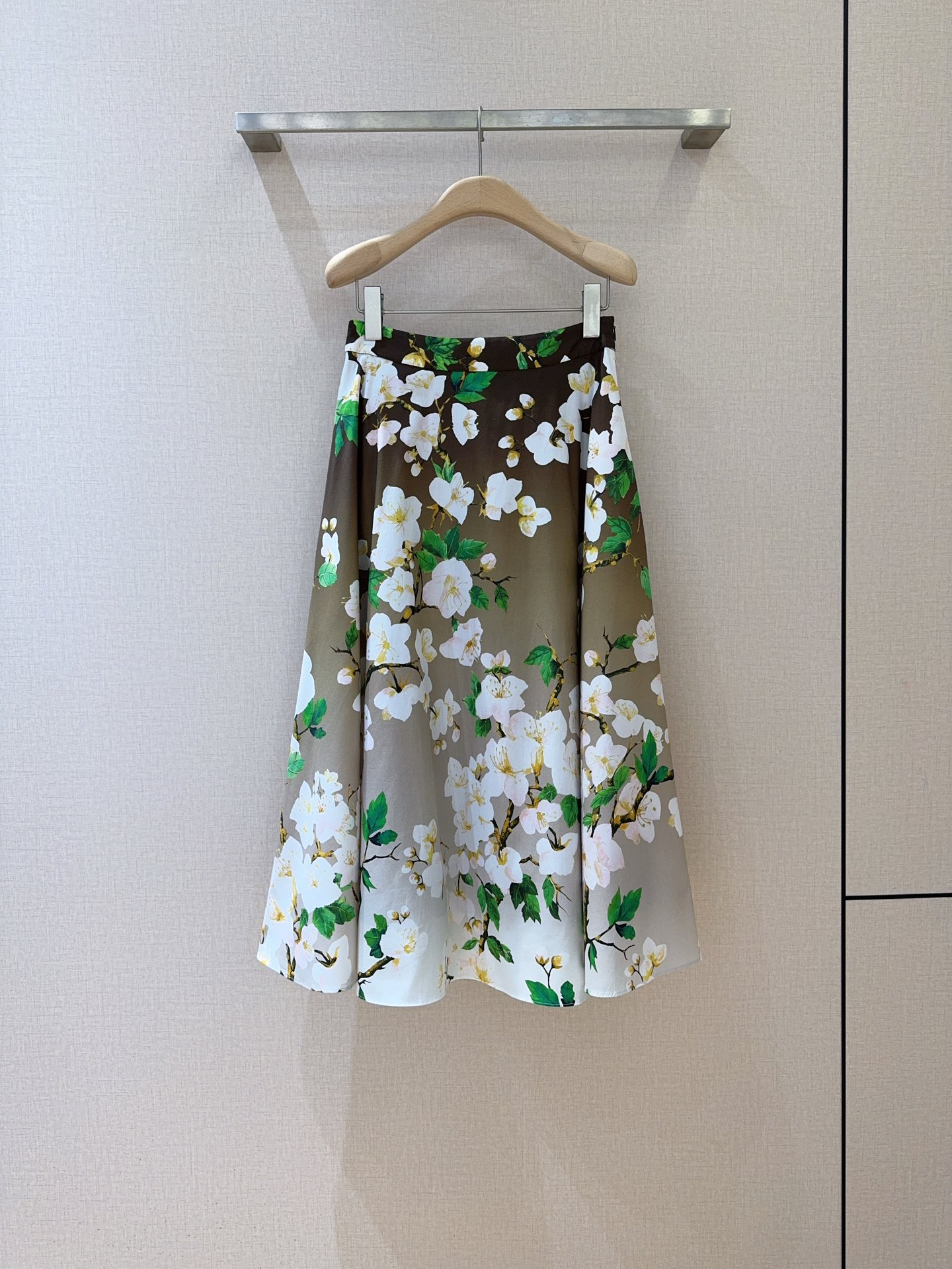 Oscar de la r*e*n*t*a2025新品🆕……💐中长款高腰印花🌸半裙，扩廷棉纯棉材质、手感