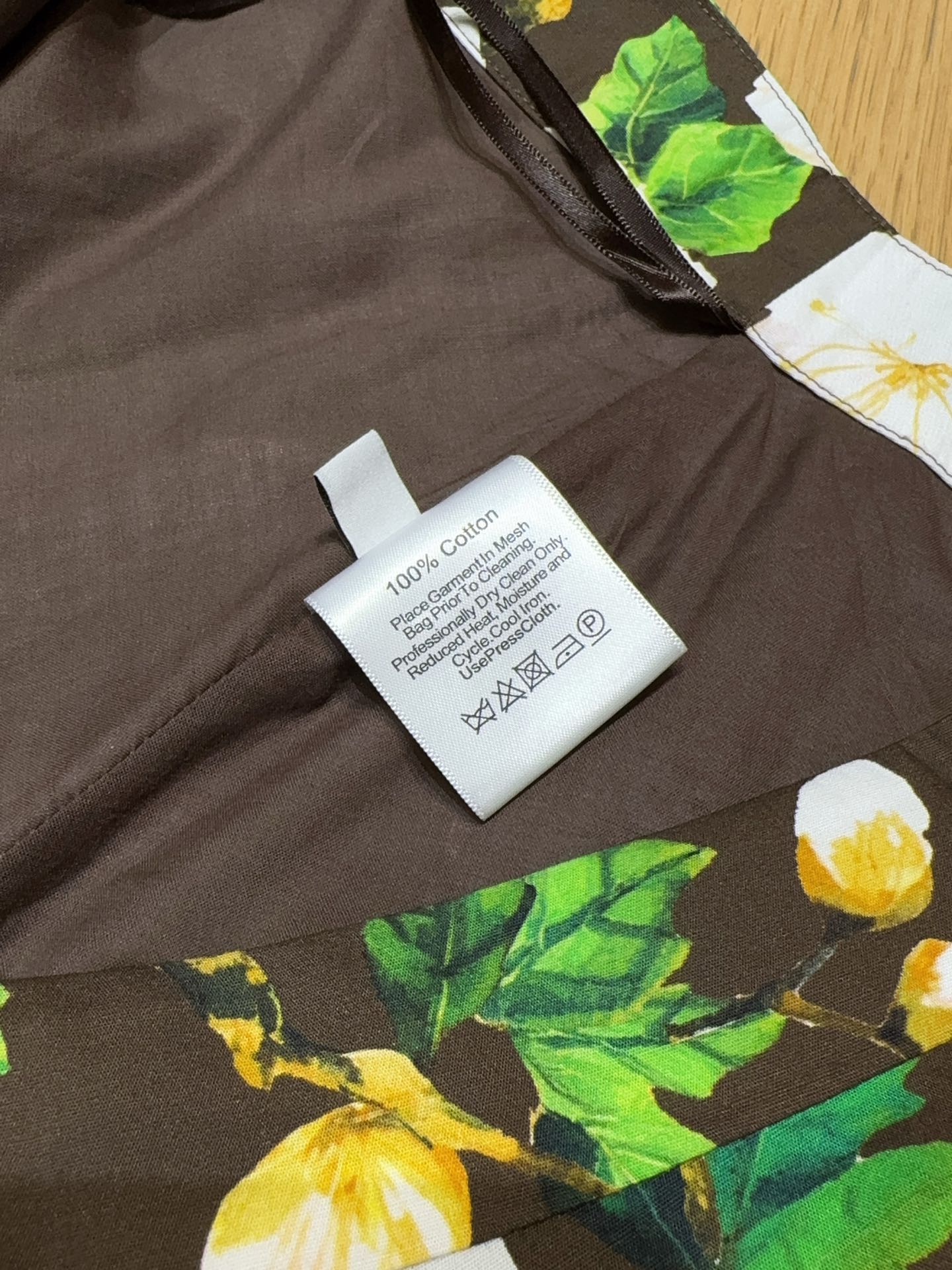 Oscar de la r*e*n*t*a2025新品🆕……💐中长款高腰印花🌸半裙，扩廷棉纯棉材质、手感