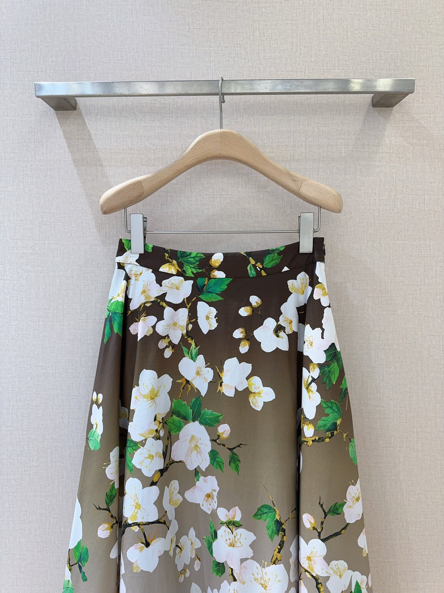 Oscar de la r*e*n*t*a2025新品🆕……💐中长款高腰印花🌸半裙，扩廷棉纯棉材质、手感