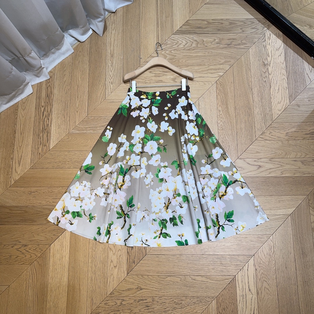 Oscar de la r*e*n*t*a2025新品🆕……💐中长款高腰印花🌸半裙，扩廷棉纯棉材质、手感