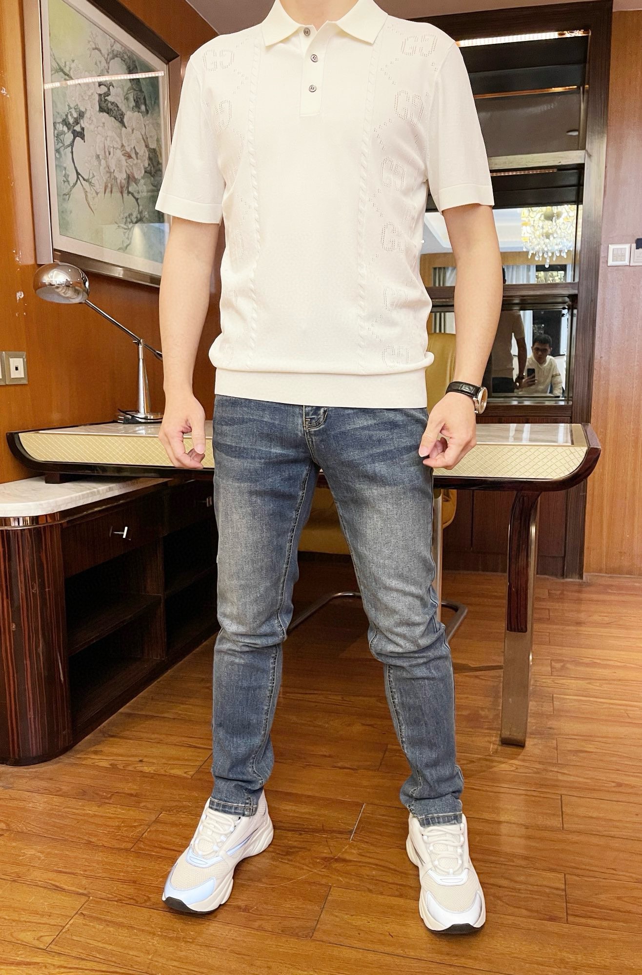 NO:129137,Miumiu-2025 counter latest jeans are shipped, European and American counters are on sale simultaneously. Selected custom tannins imported from Italy and matched with the latest straight slim design. The rear pocket brand logo and the latest leather logo show the charm. You are definitely worthy of it. The number of codes is 29-38 (model 173/130 wears 31, with Hong Kong Lane Crawford gift box packaging), Miumiu, jeans, alexander wang19860909Miumiu-2025专柜最新款牛仔裤出货 欧美专柜同步发售.精选意大利进口定制丹宁面料搭配最新的直筒修身设计,后口袋品牌标志和最新皮标相当彰显韵味 您绝对值得拥有.码数29-38（模特173/130穿31,配香港连卡佛礼盒包装）,,miumiu,jeans,alexander wang,Men's clothing