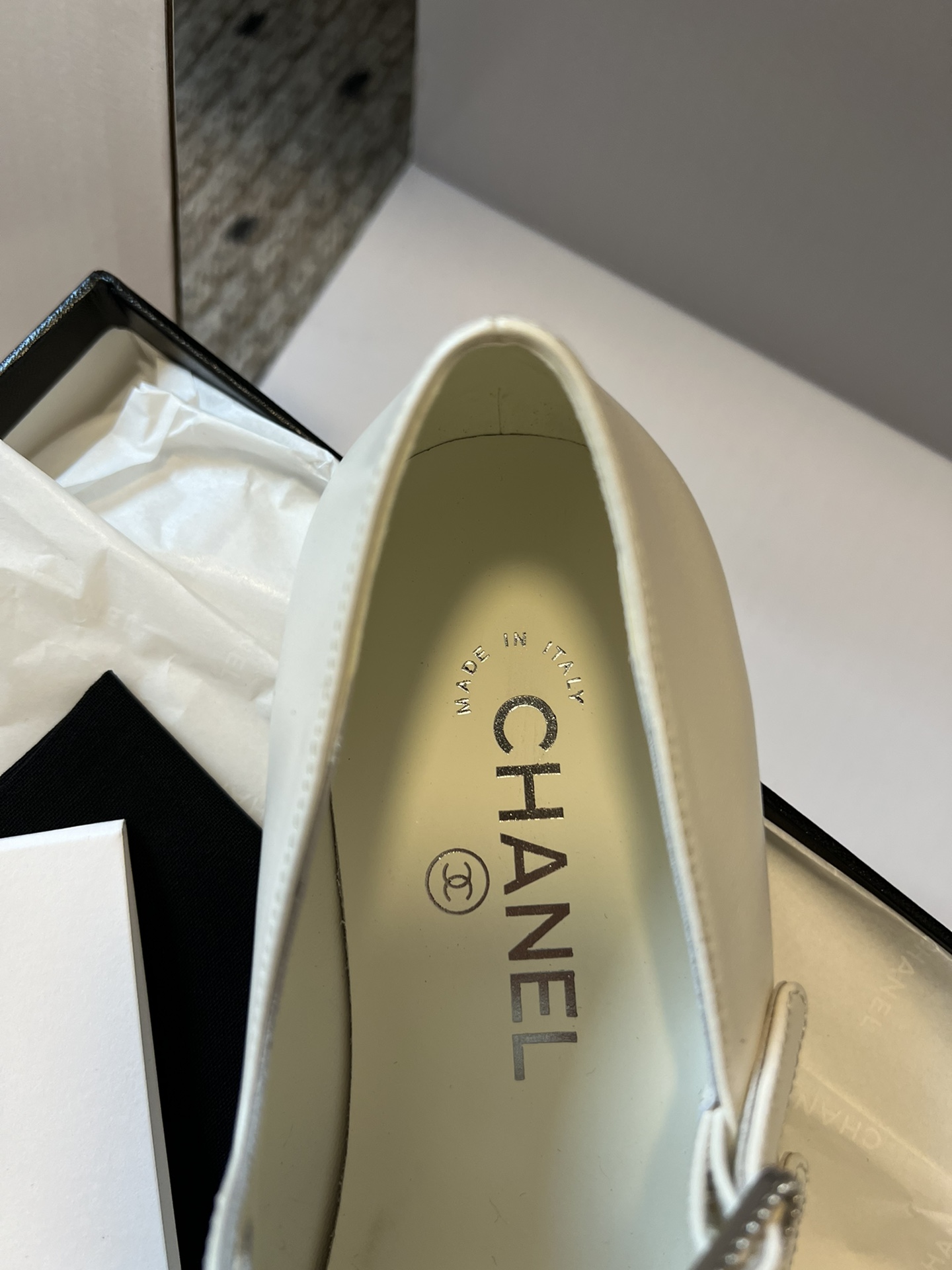 
莞产代购级 Chane* 小香米兰走秀款二带玛丽珍鞋 

超级性感的一双平底小单鞋 单穿配个小袜子都非