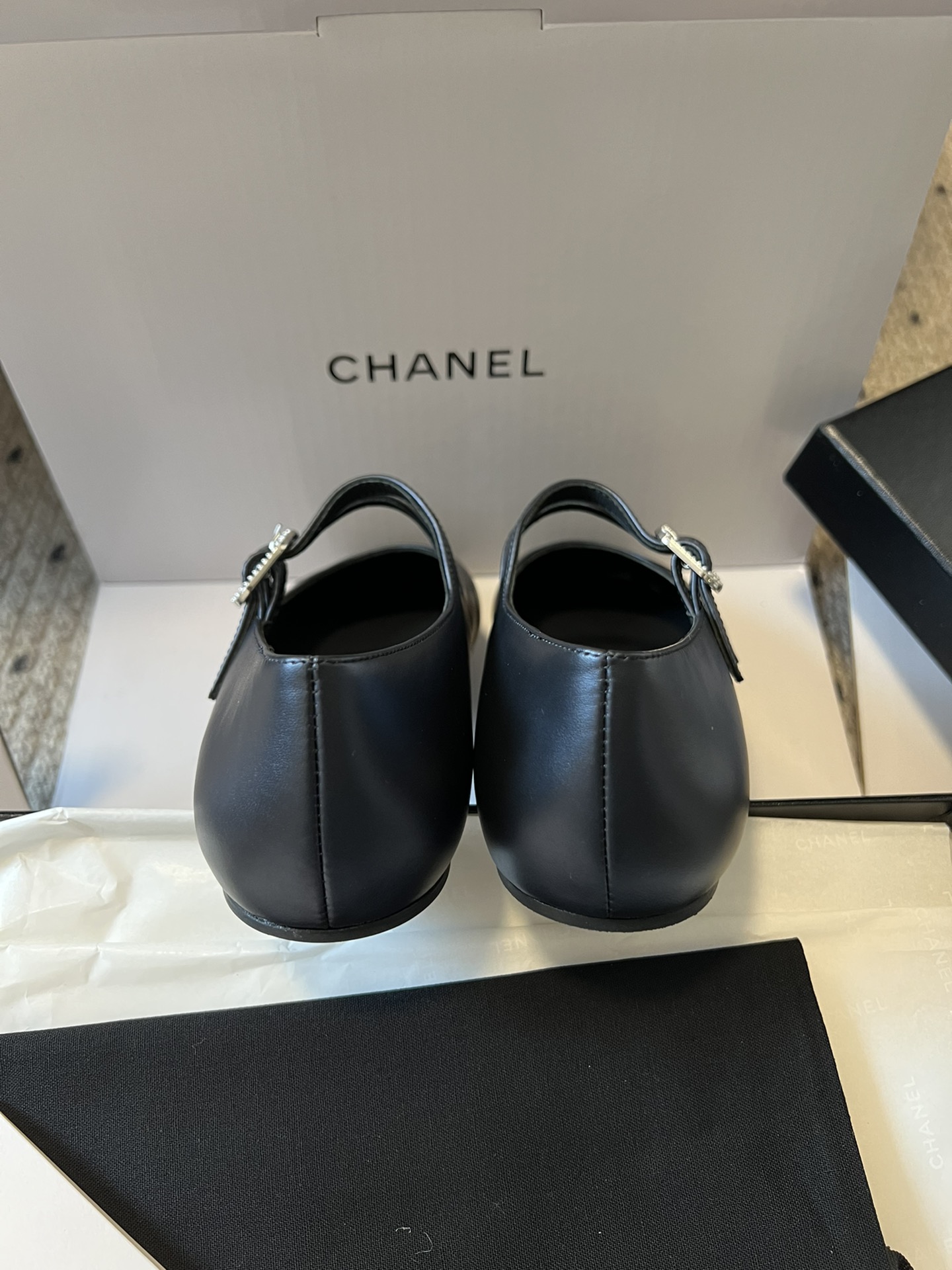 
莞产代购级 Chane* 小香米兰走秀款二带玛丽珍鞋 

超级性感的一双平底小单鞋 单穿配个小袜子都非