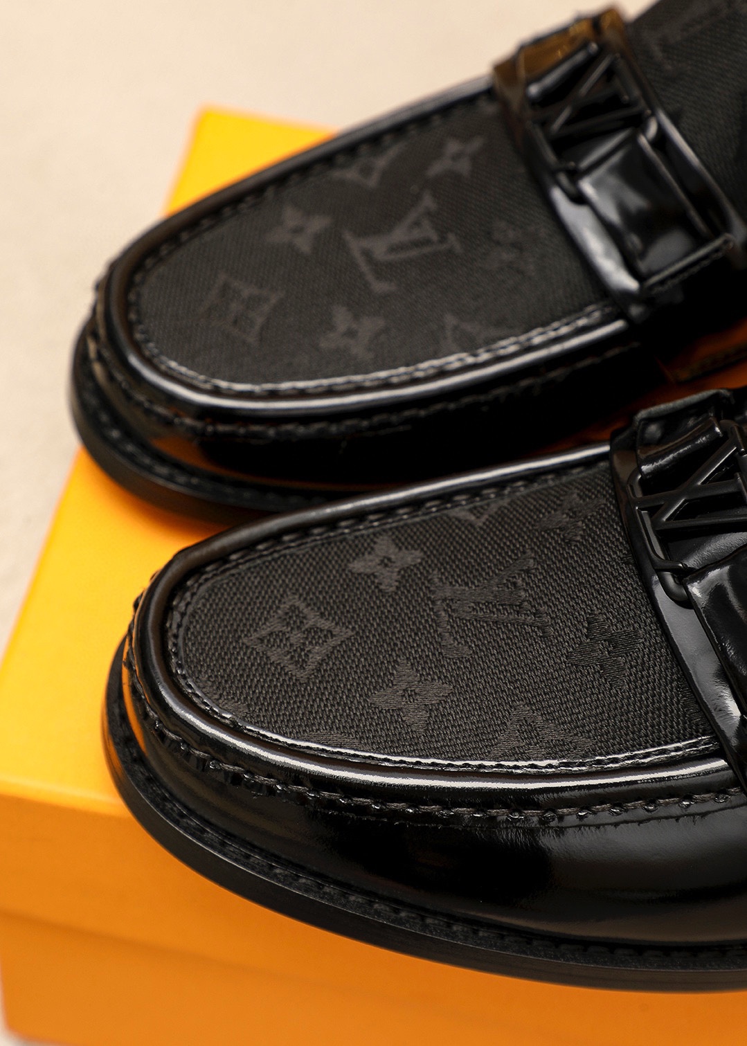 Louis Vuitton Men's Black Leather Loafers With LV Monogram - Size 38-44 8 i1742095129 4128 6