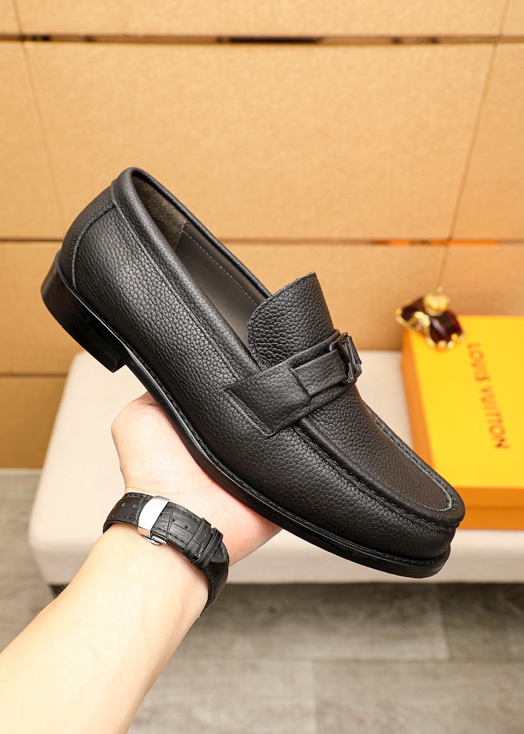 Louis Vuitton Leather Loafers for Men - Premium Quality, Classic Design 5 i1742095193 2486 3