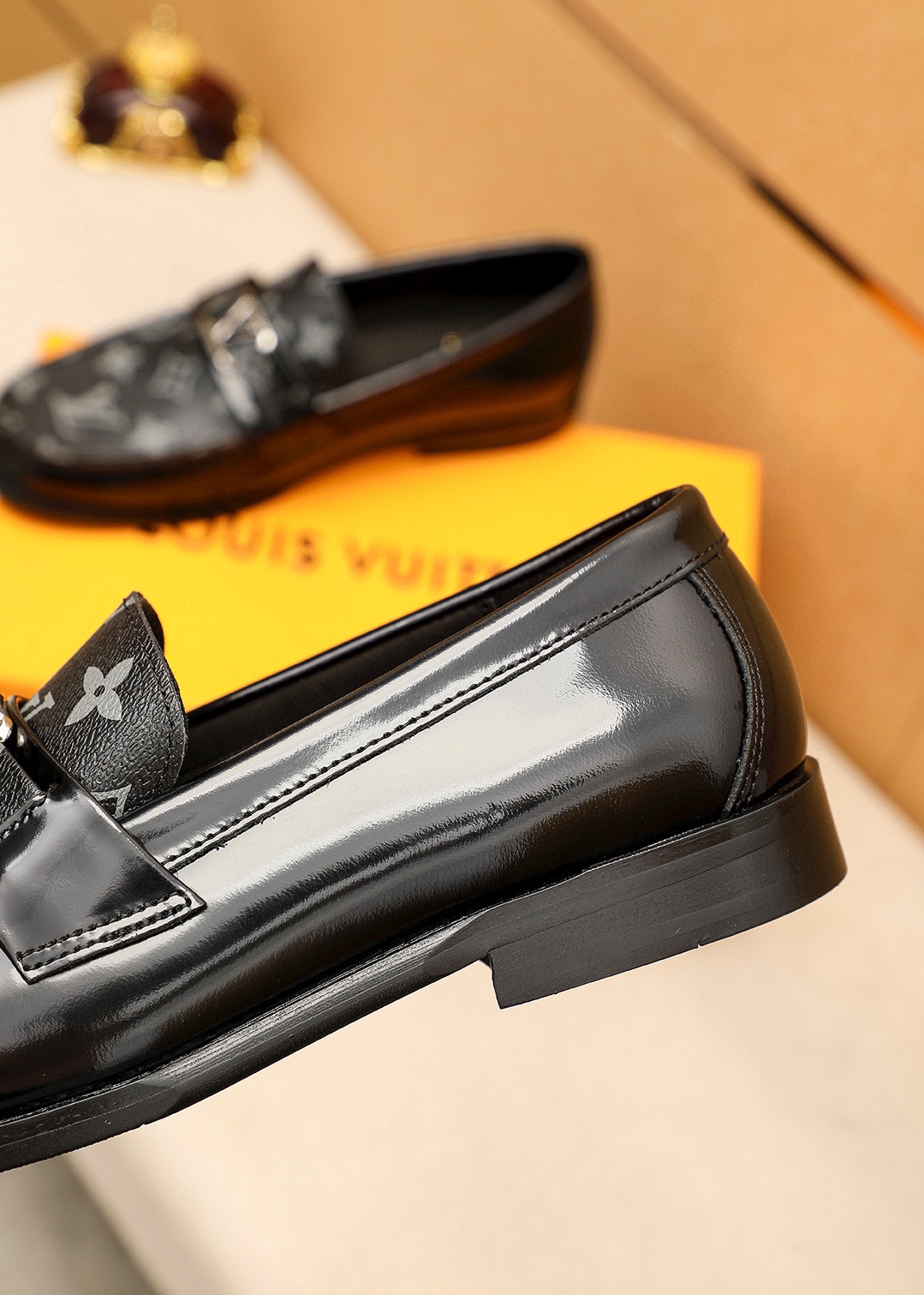 Louis Vuitton Men's Casual Leather Loafers | Iconic Monogram Design 8 i1742095423 174 6