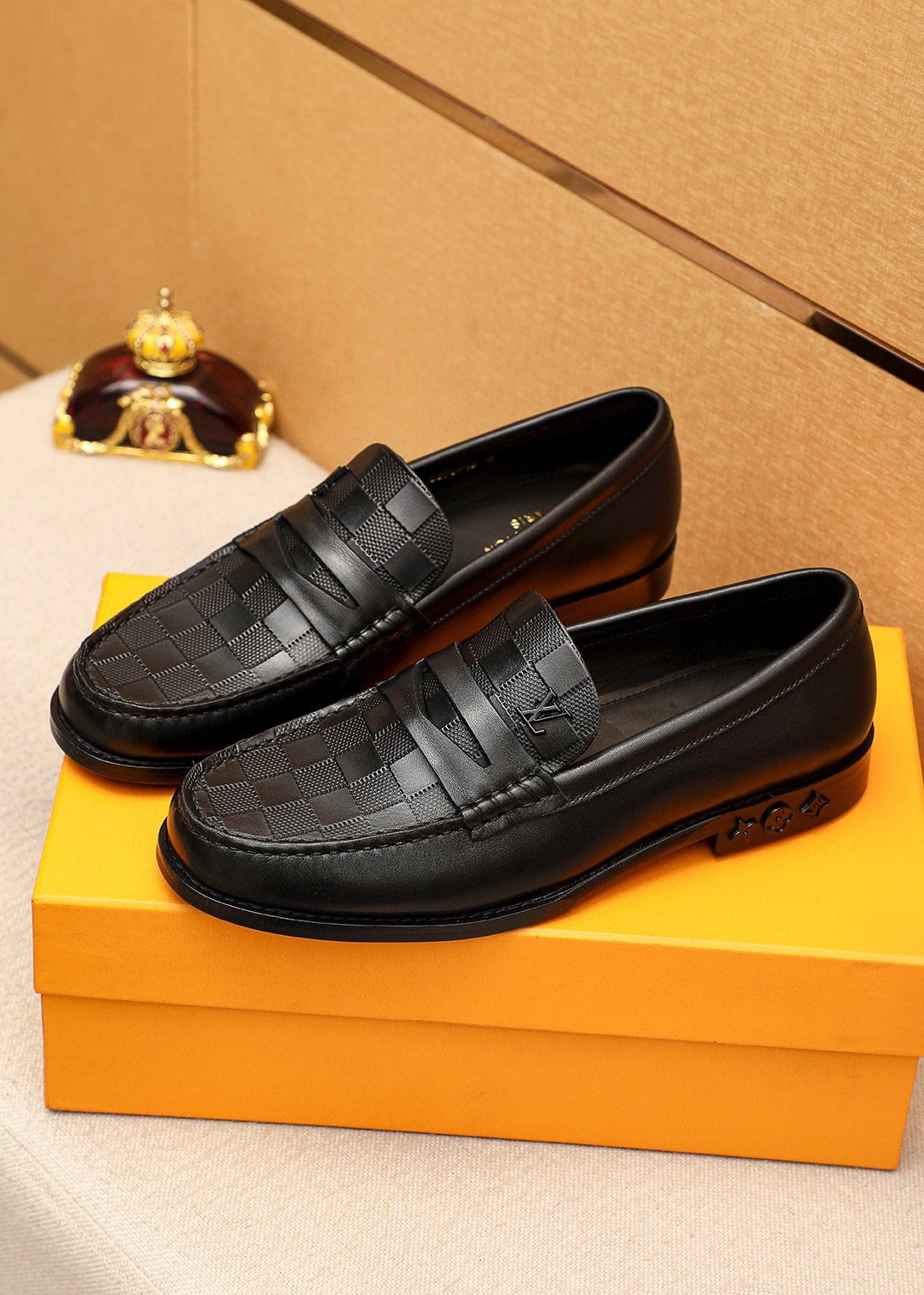Louis Vuitton Men's Leather Loafers - Classic Style & Ultimate Comfort 4 i1742095811 5523 2